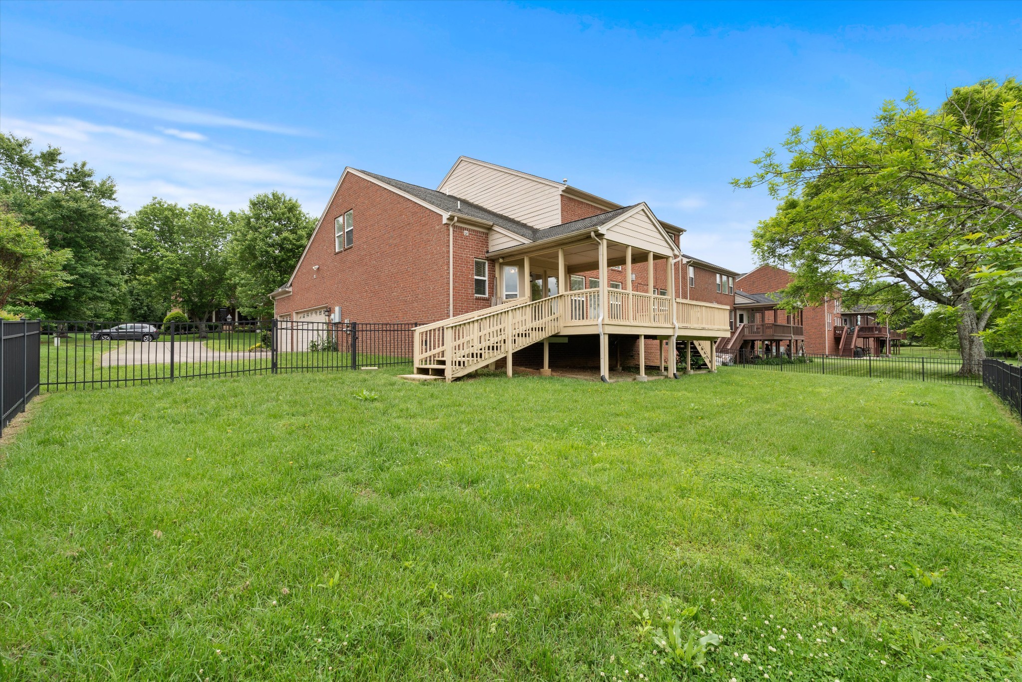 1063 Avery Trace Cir