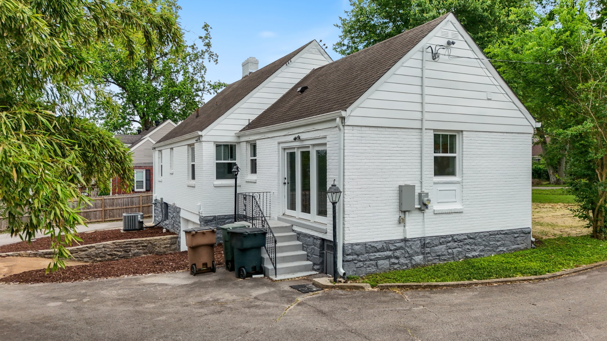 1305 Riverwood Dr