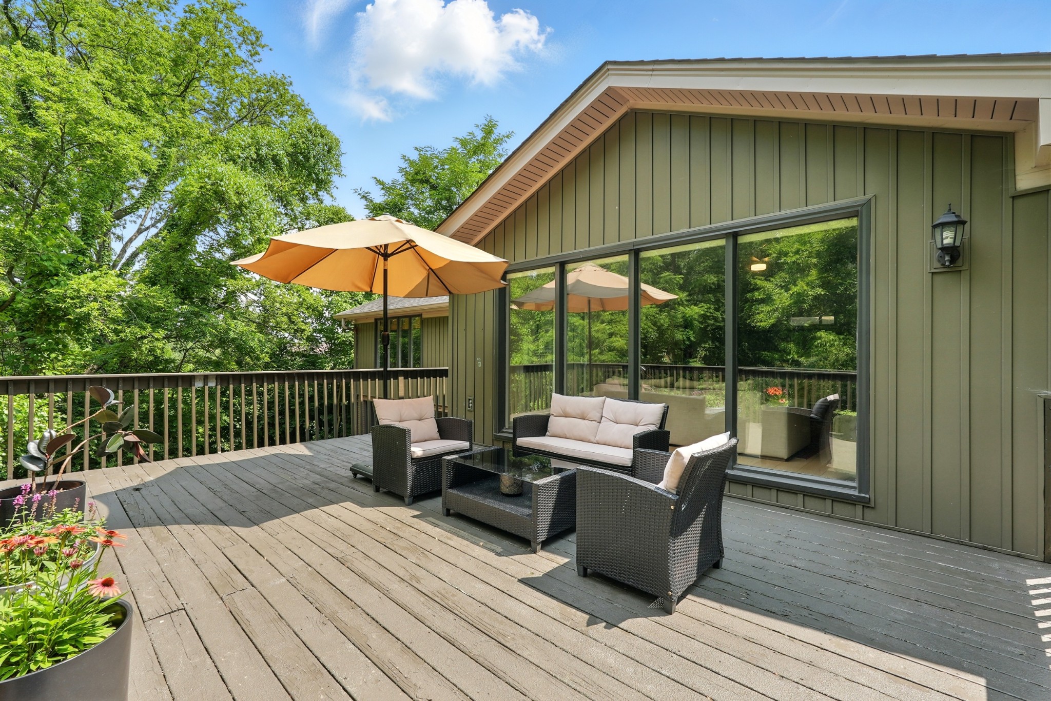 934 Giant Oak Dr