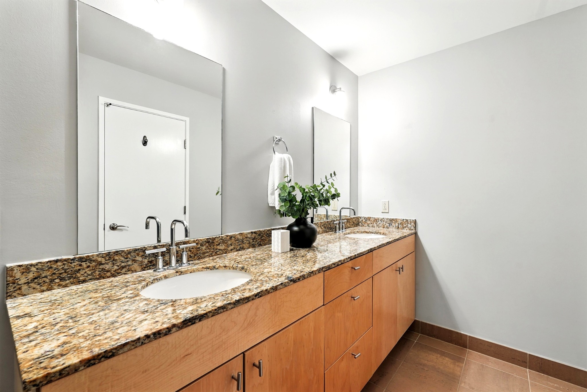 1101 18th Ave, S Unit: 202