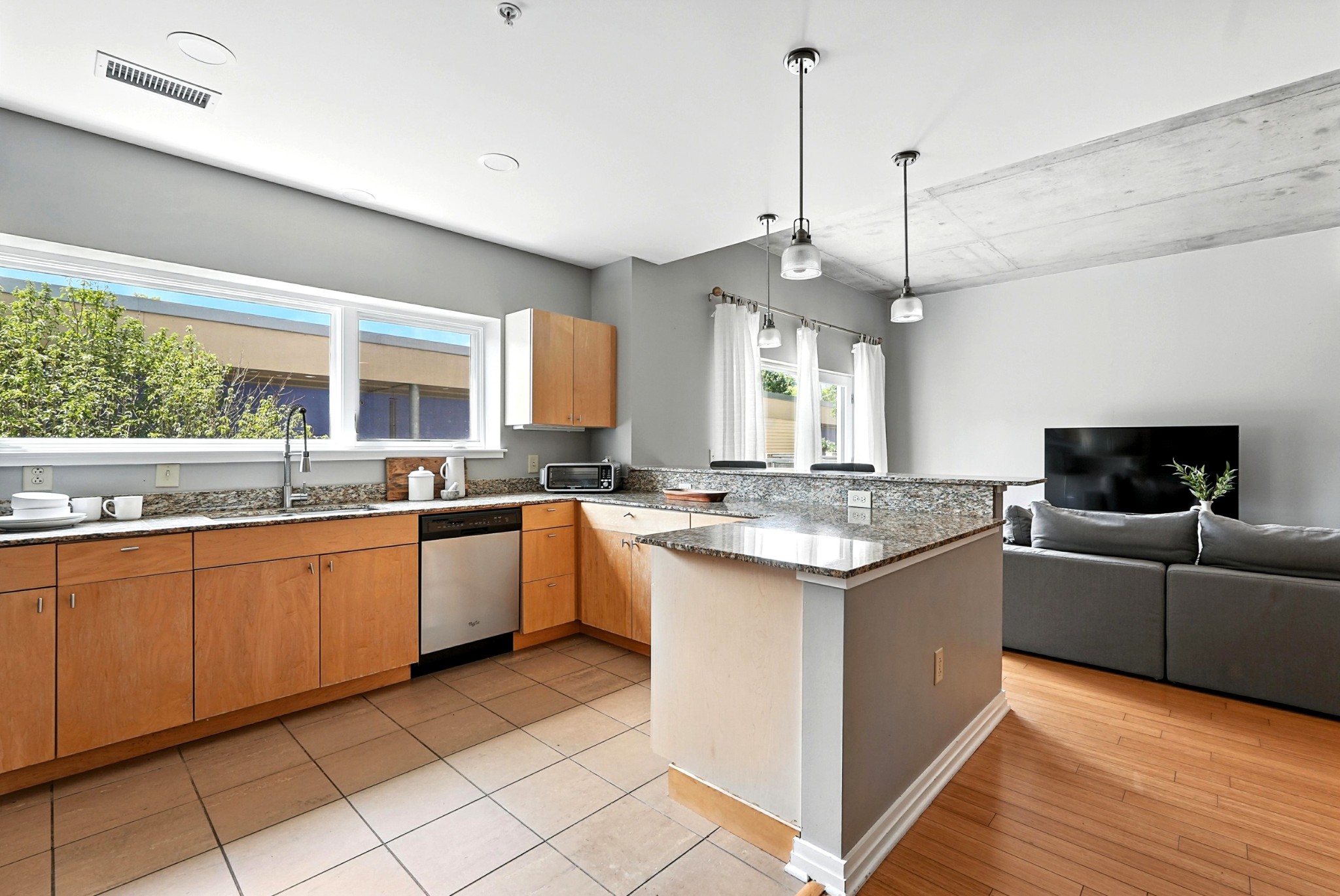 1101 18th Ave, S Unit: 202