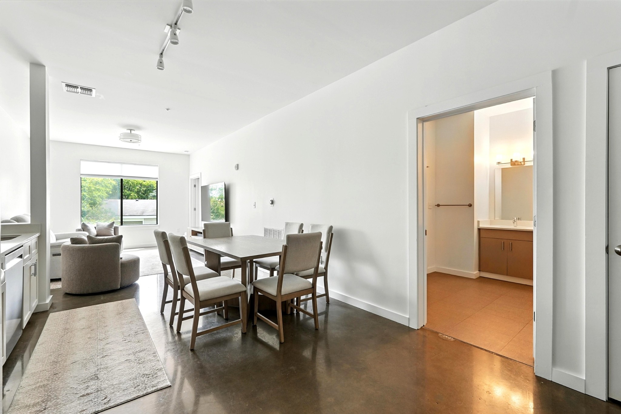 1900 12th Ave, S Unit: 212