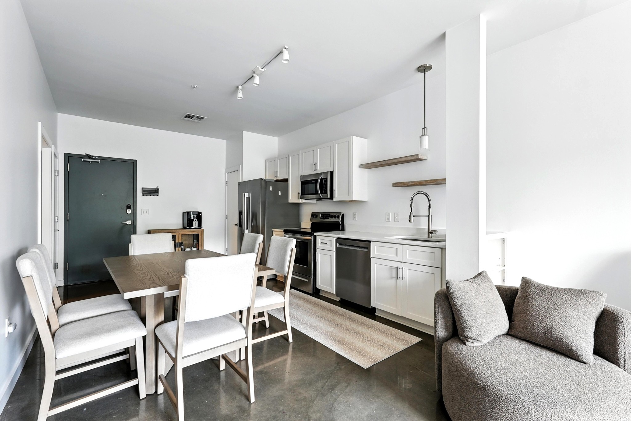 1900 12th Ave, S Unit: 212