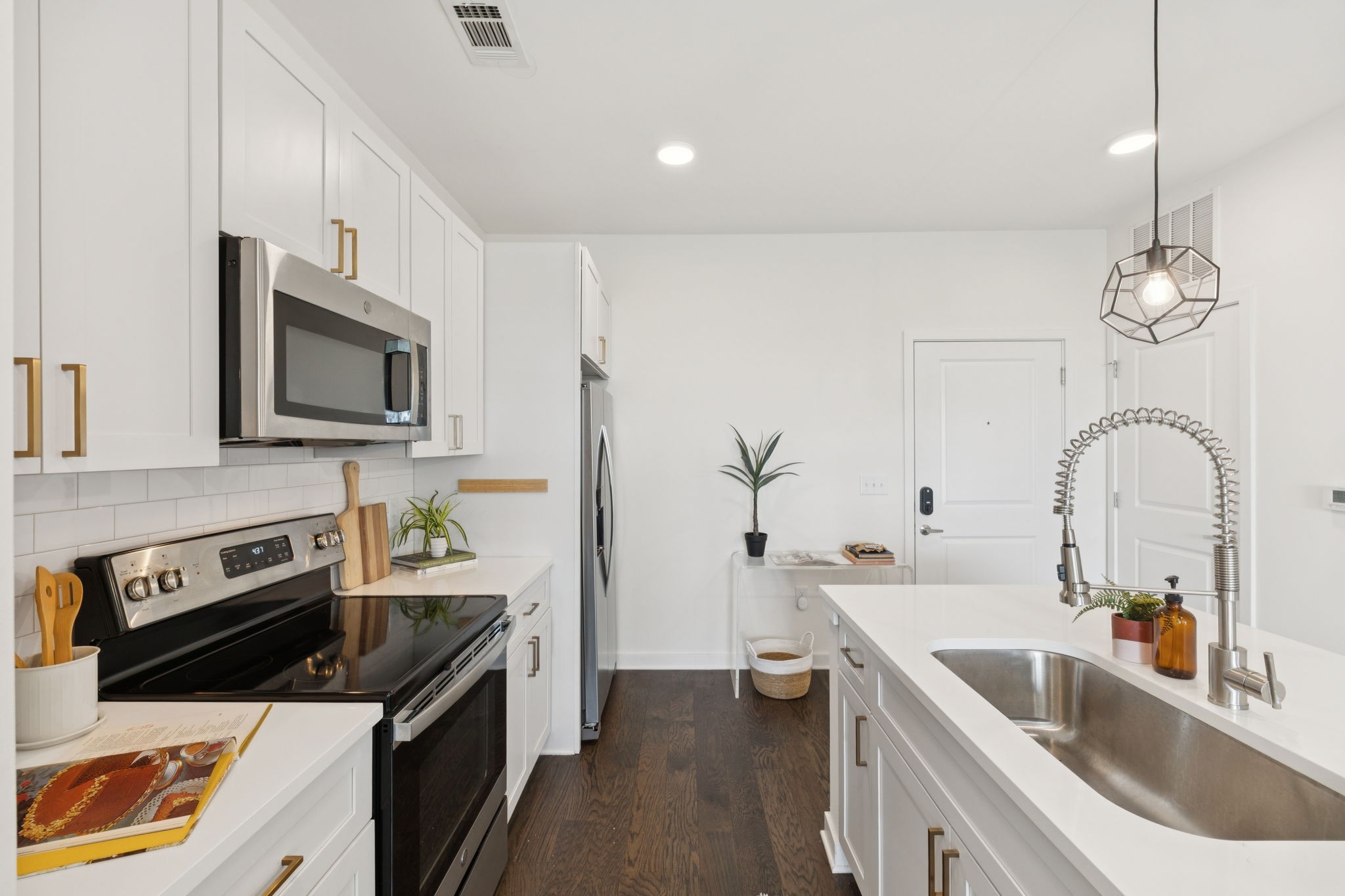 1677 54th Ave, N Unit: 403