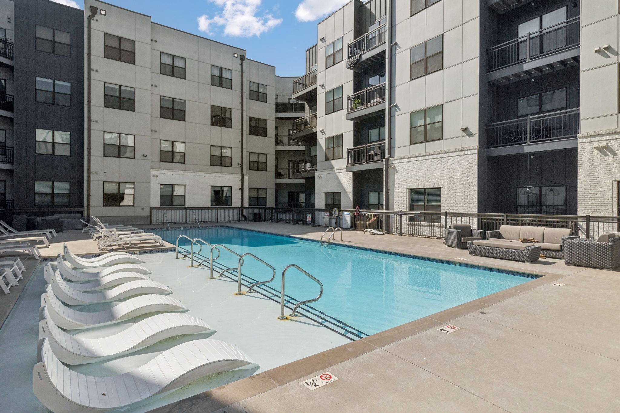 1677 54th Ave, N Unit: 403