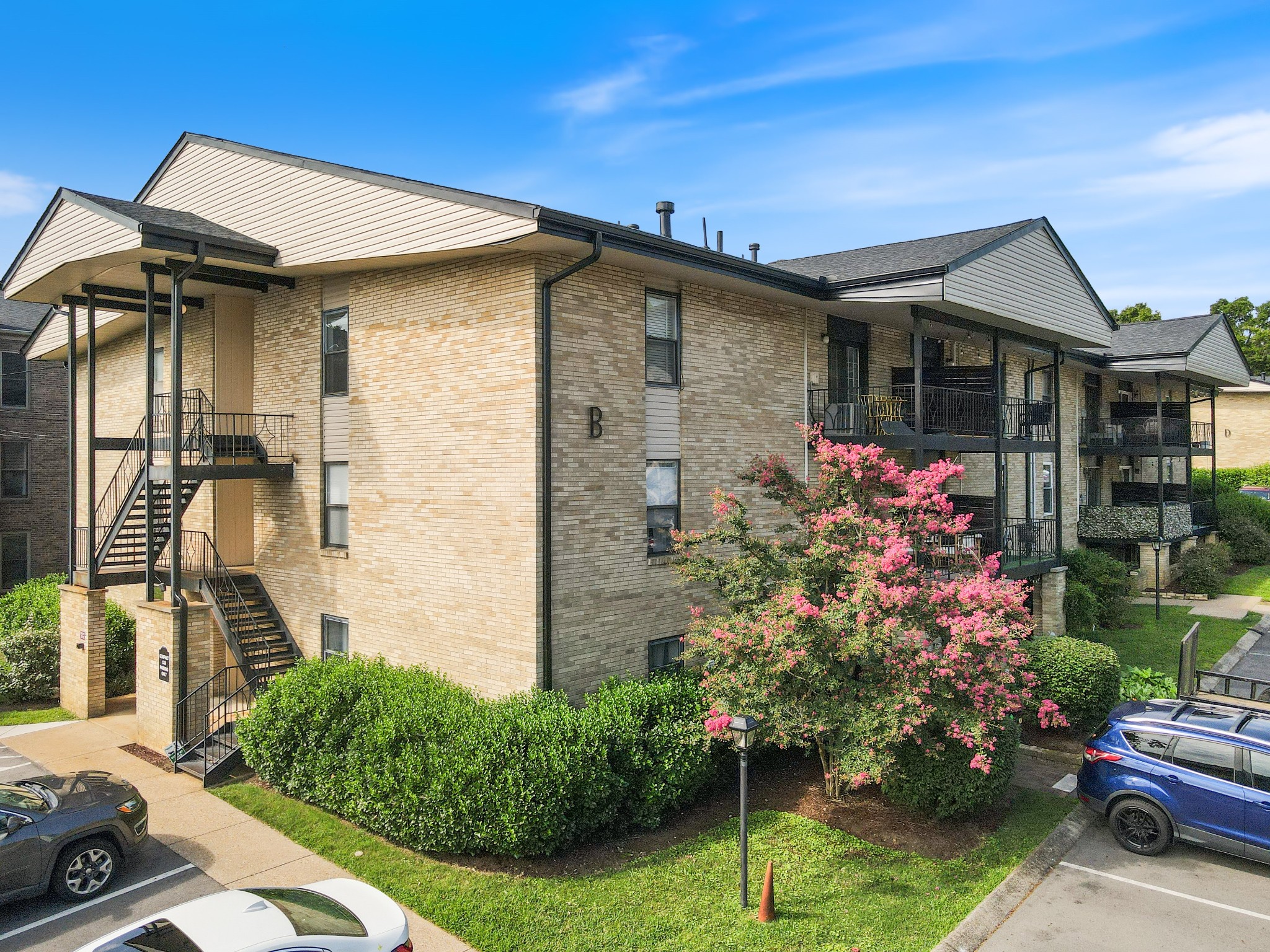 4425 Westlawn Dr Unit: B305