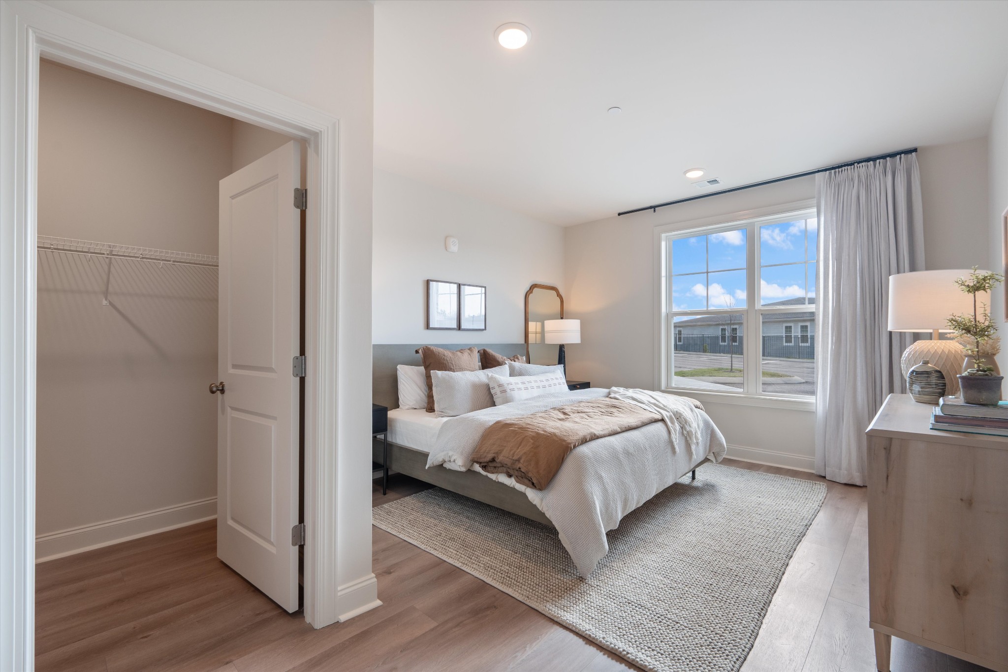 482 Portsdale Dr Unit: 1