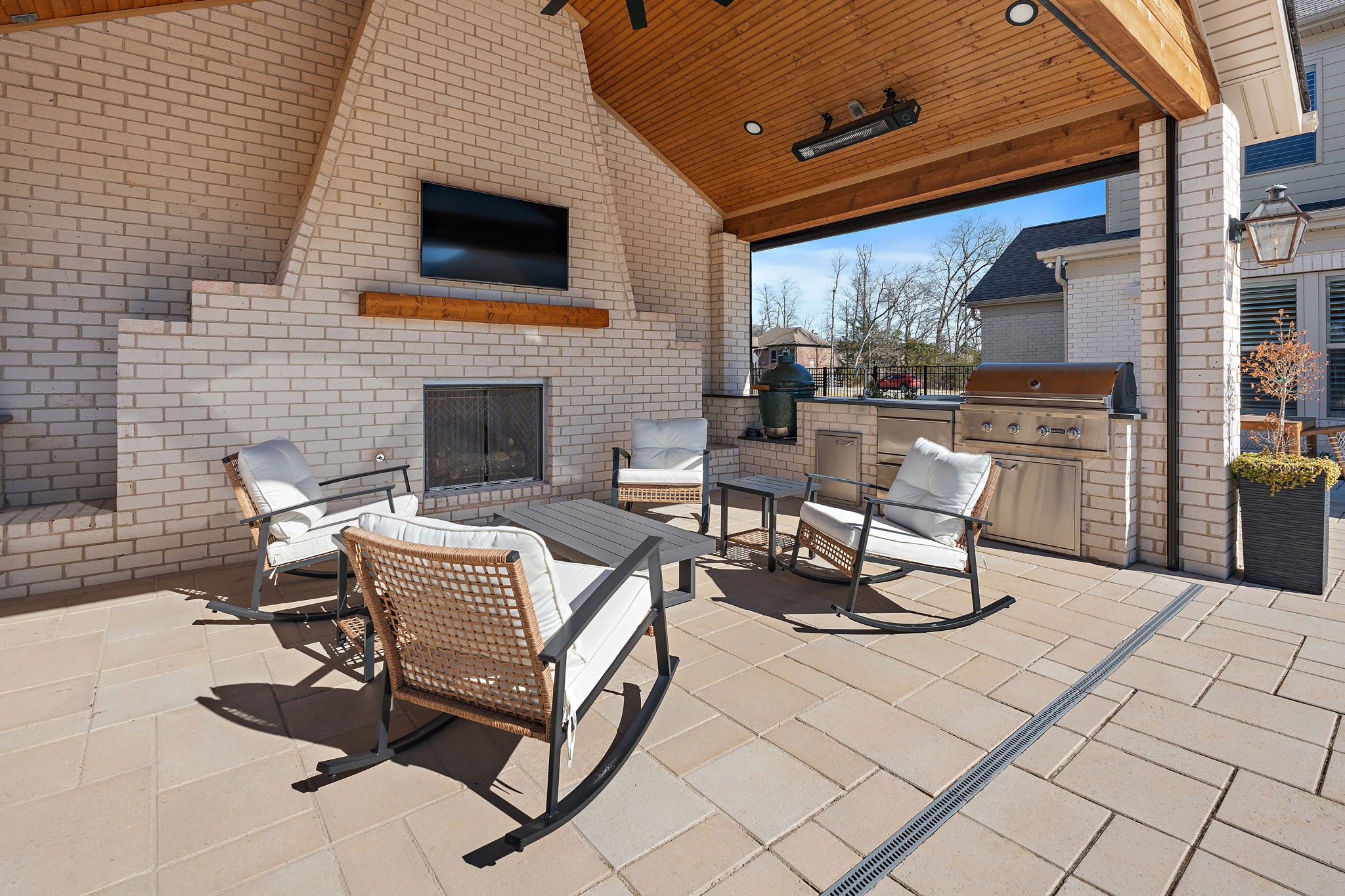 3125 Chase Point Dr