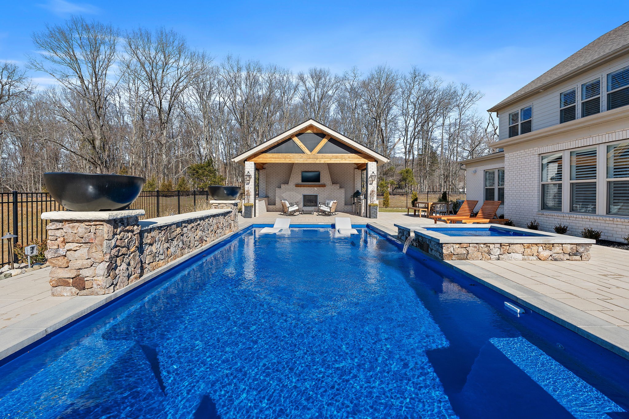 3125 Chase Point Dr