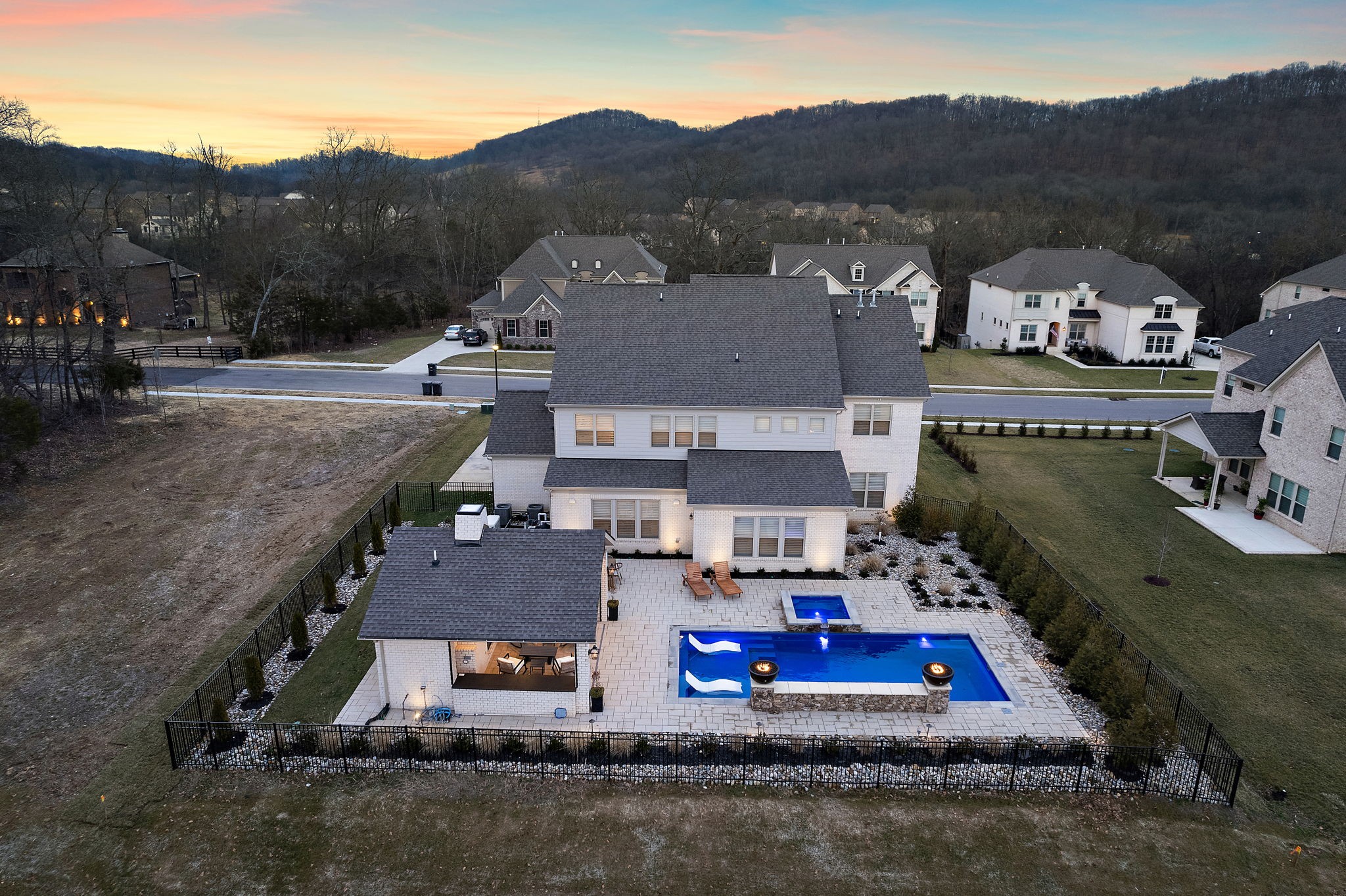 3125 Chase Point Dr