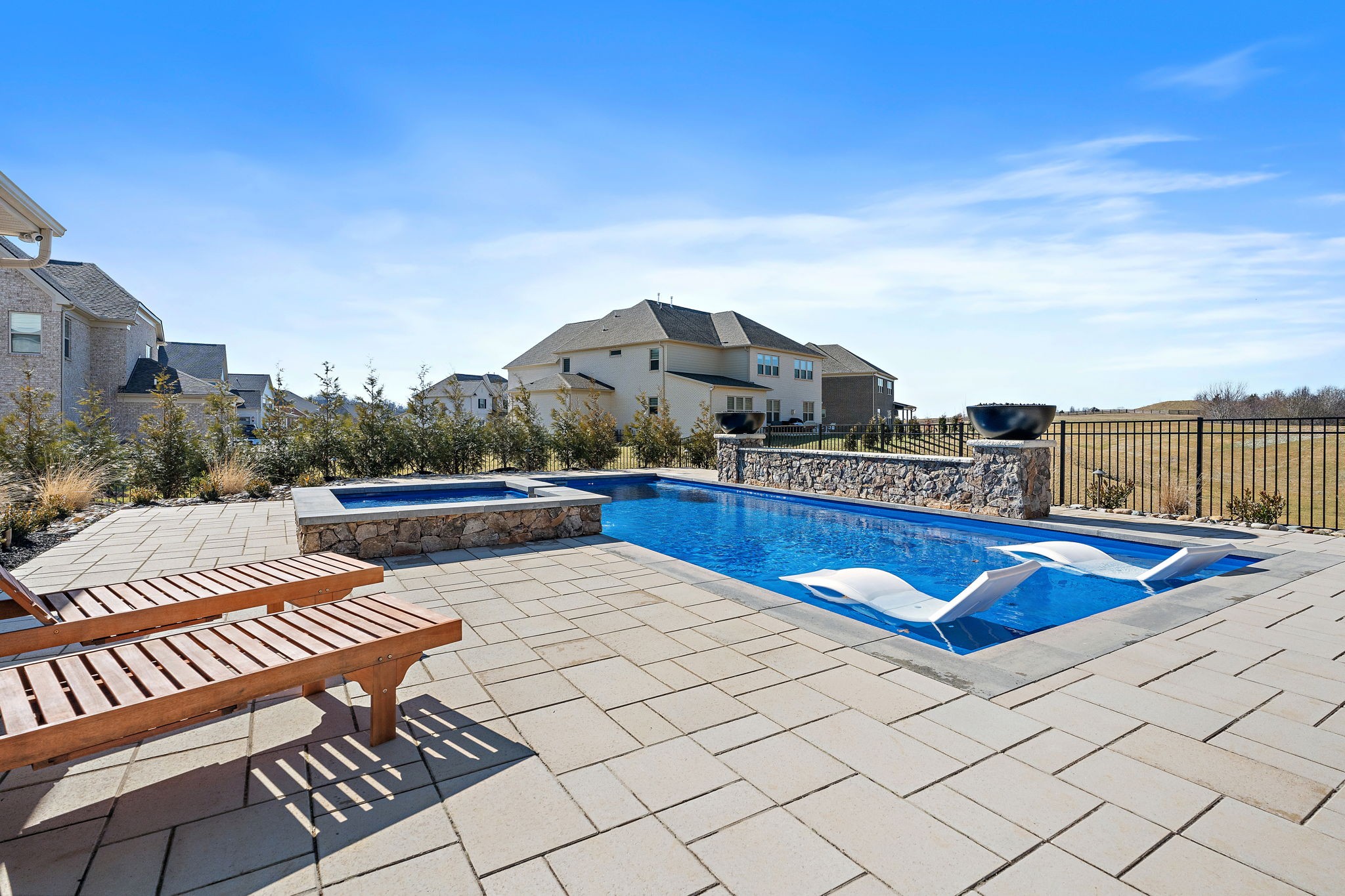 3125 Chase Point Dr