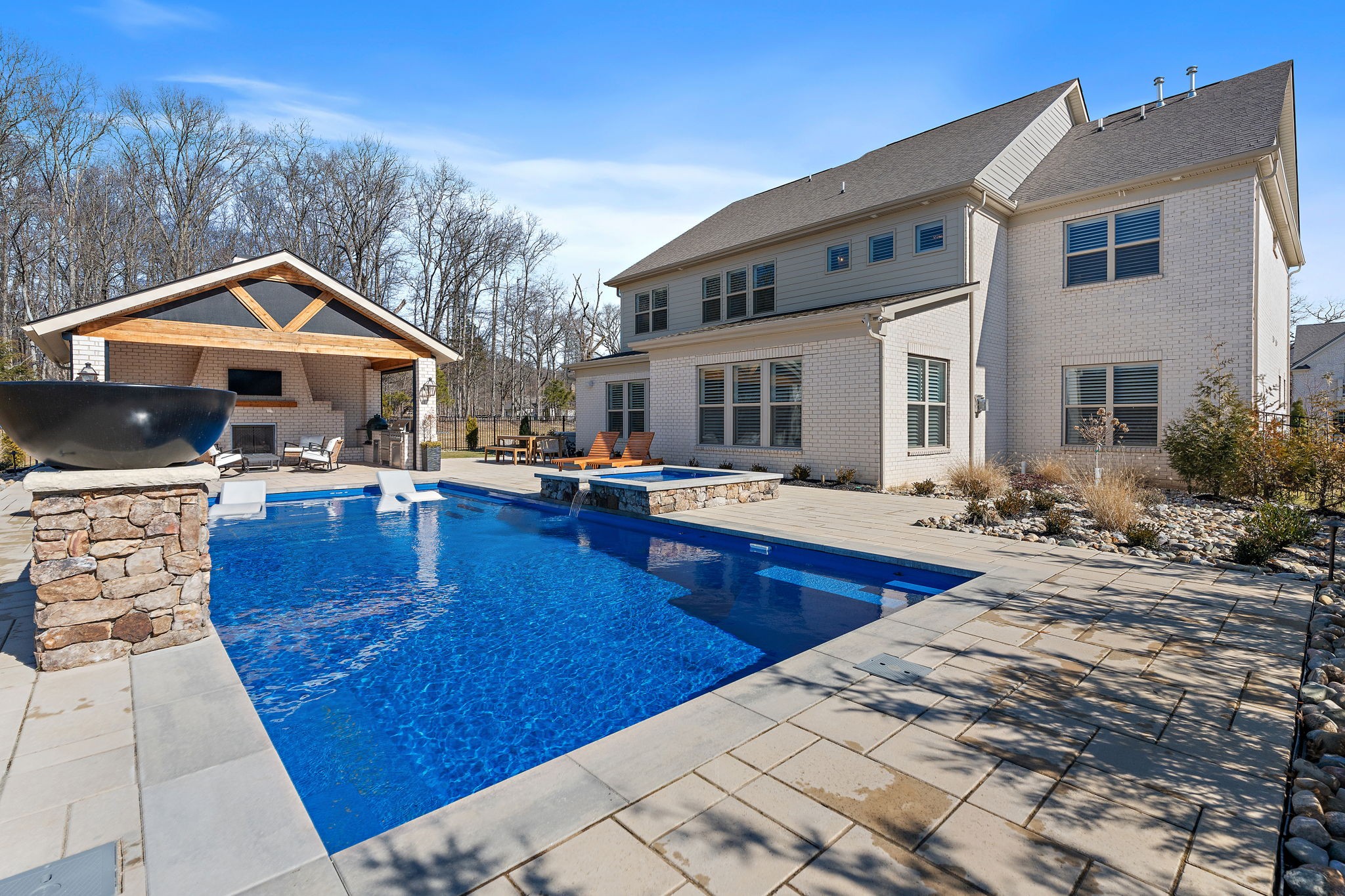 3125 Chase Point Dr