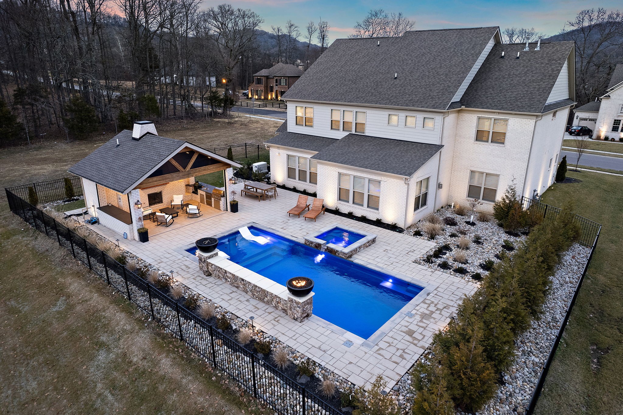 3125 Chase Point Dr