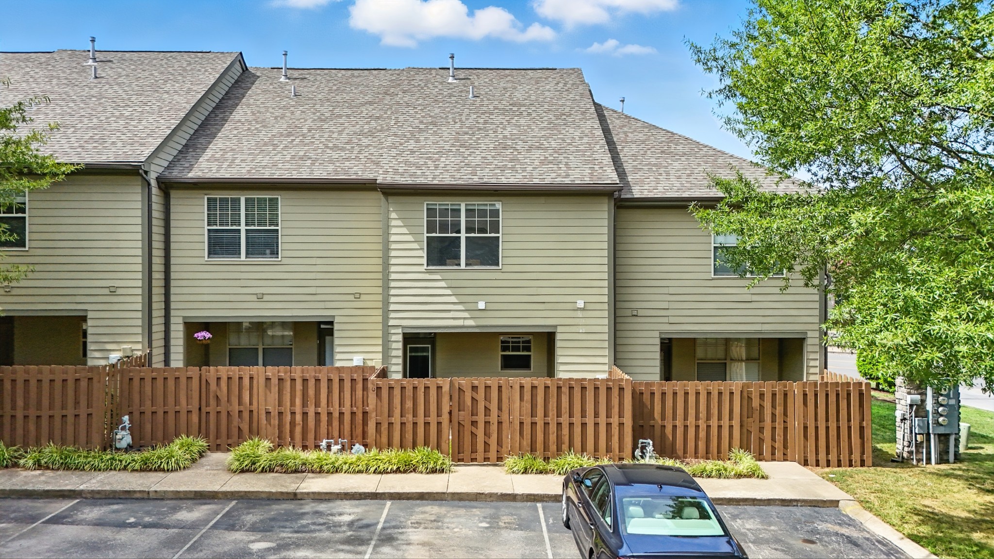 817 S Douglas Ave