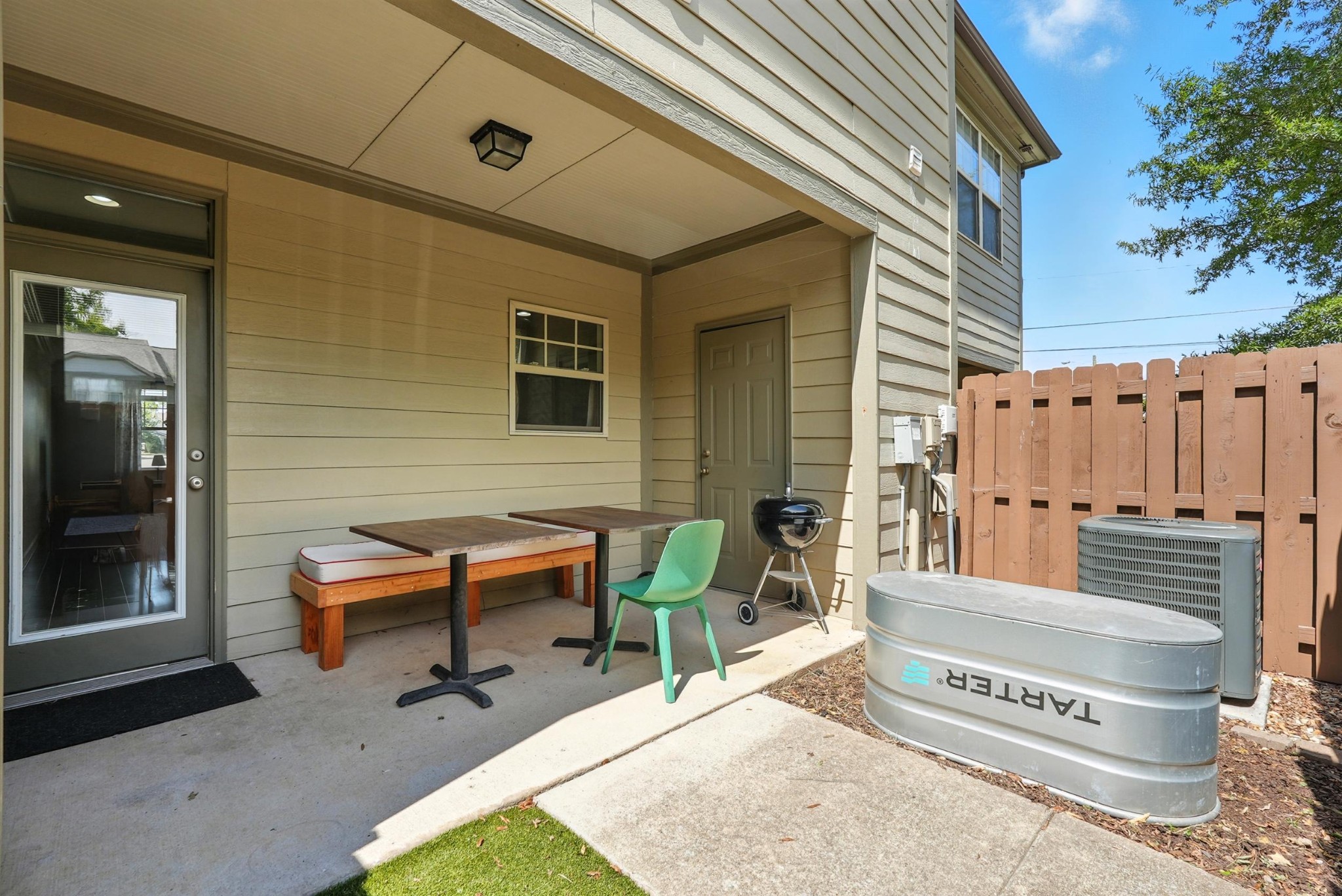 817 S Douglas Ave