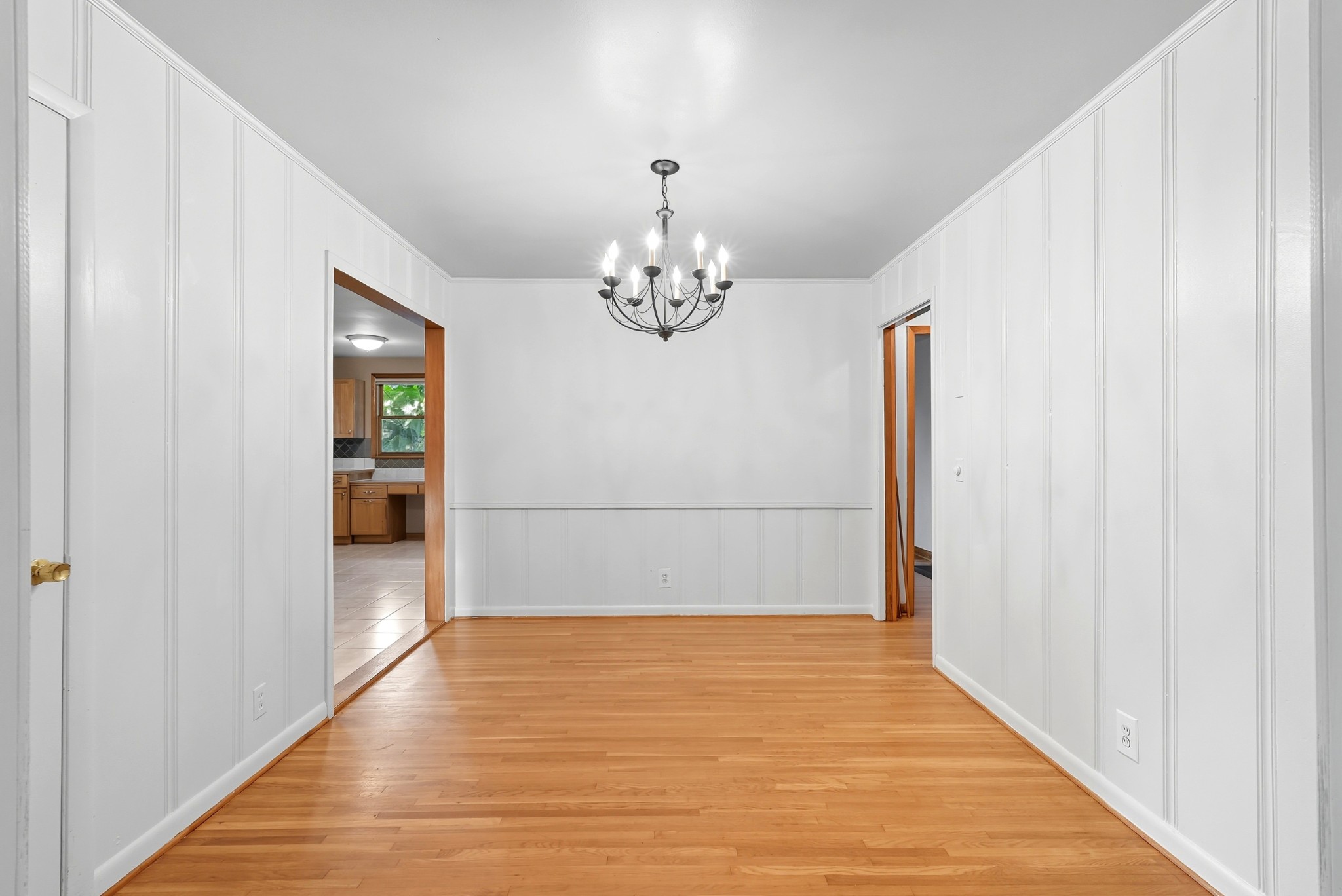 597 Whispering Hills Dr