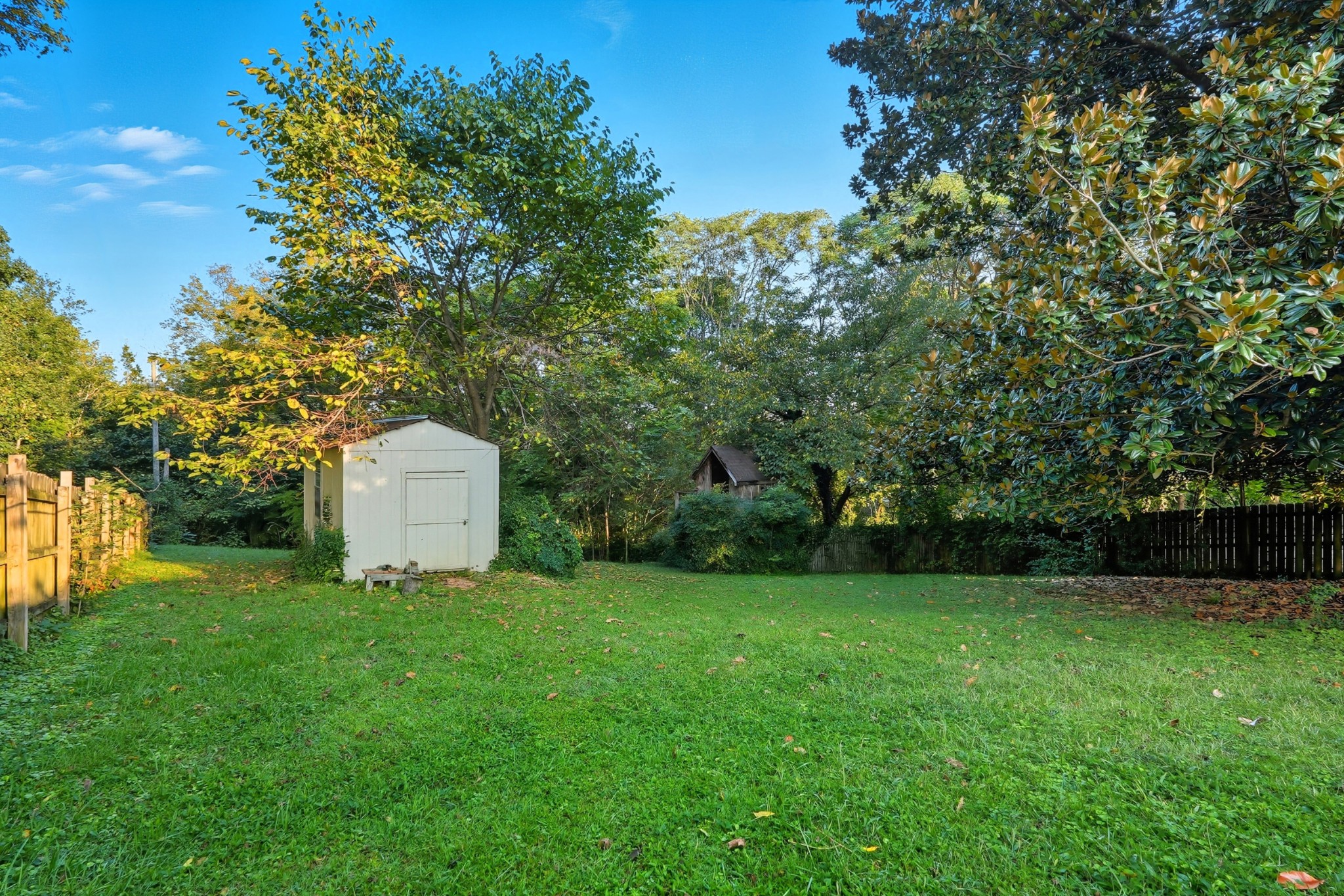 597 Whispering Hills Dr