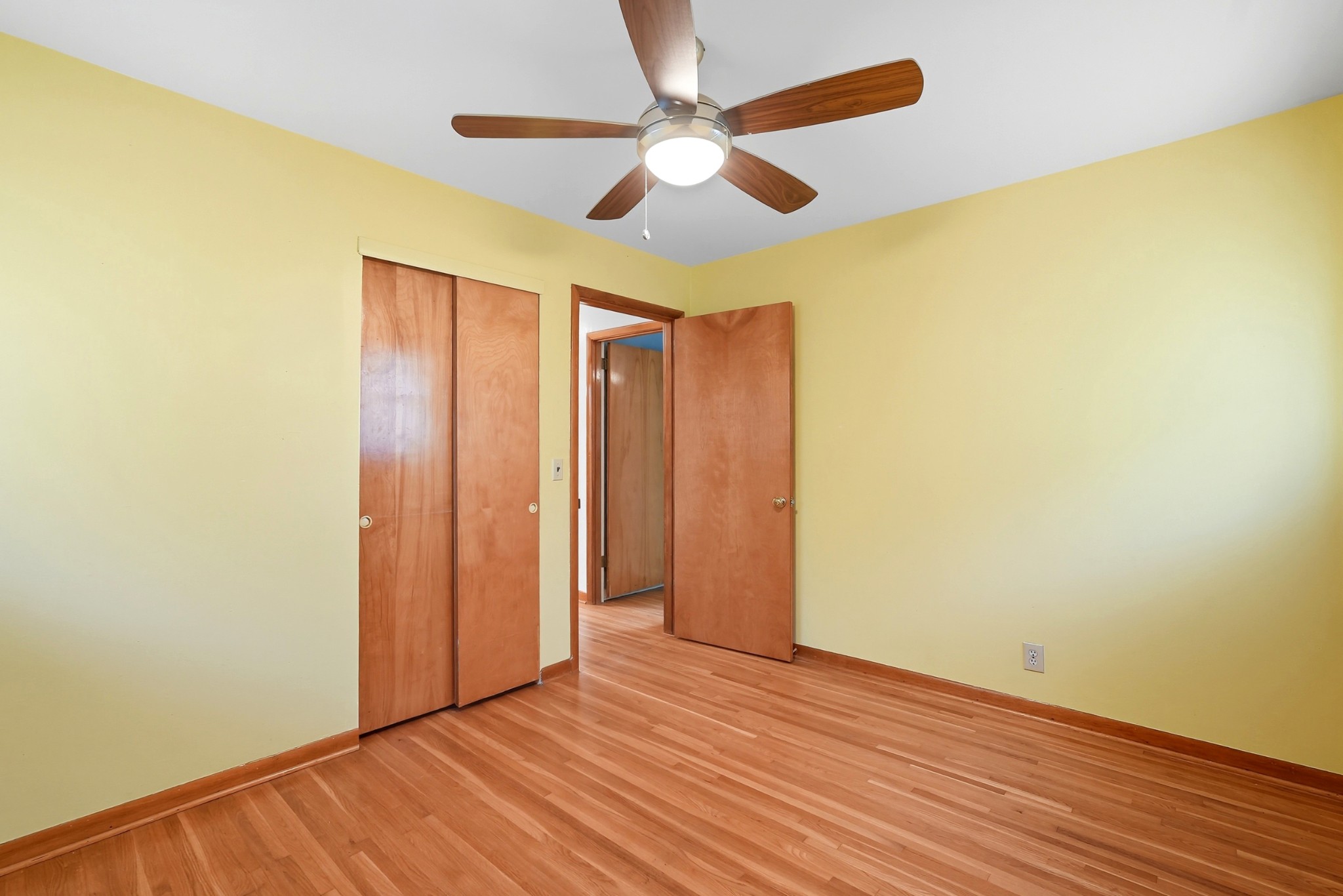 597 Whispering Hills Dr