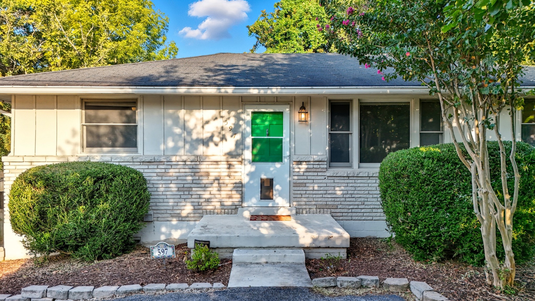 597 Whispering Hills Dr