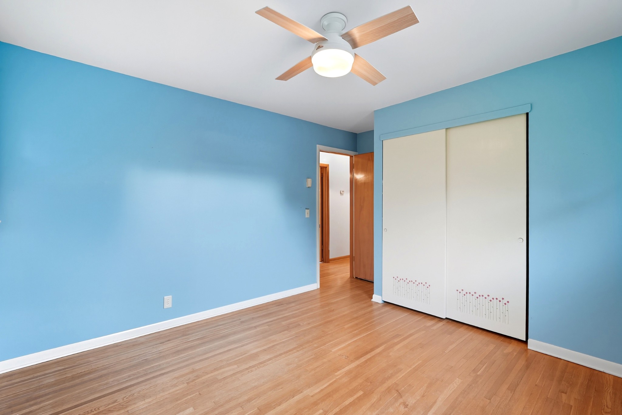 597 Whispering Hills Dr