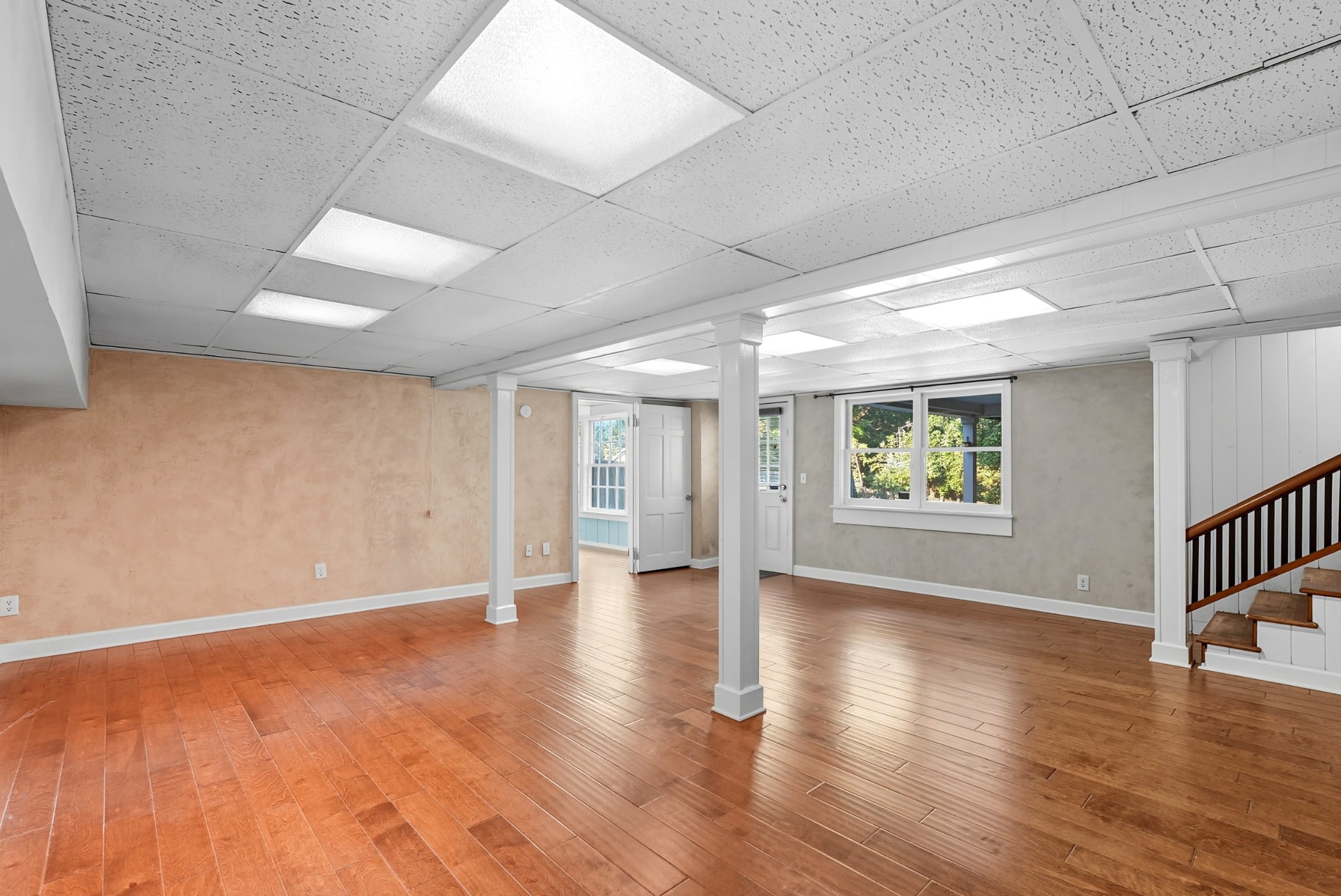 597 Whispering Hills Dr