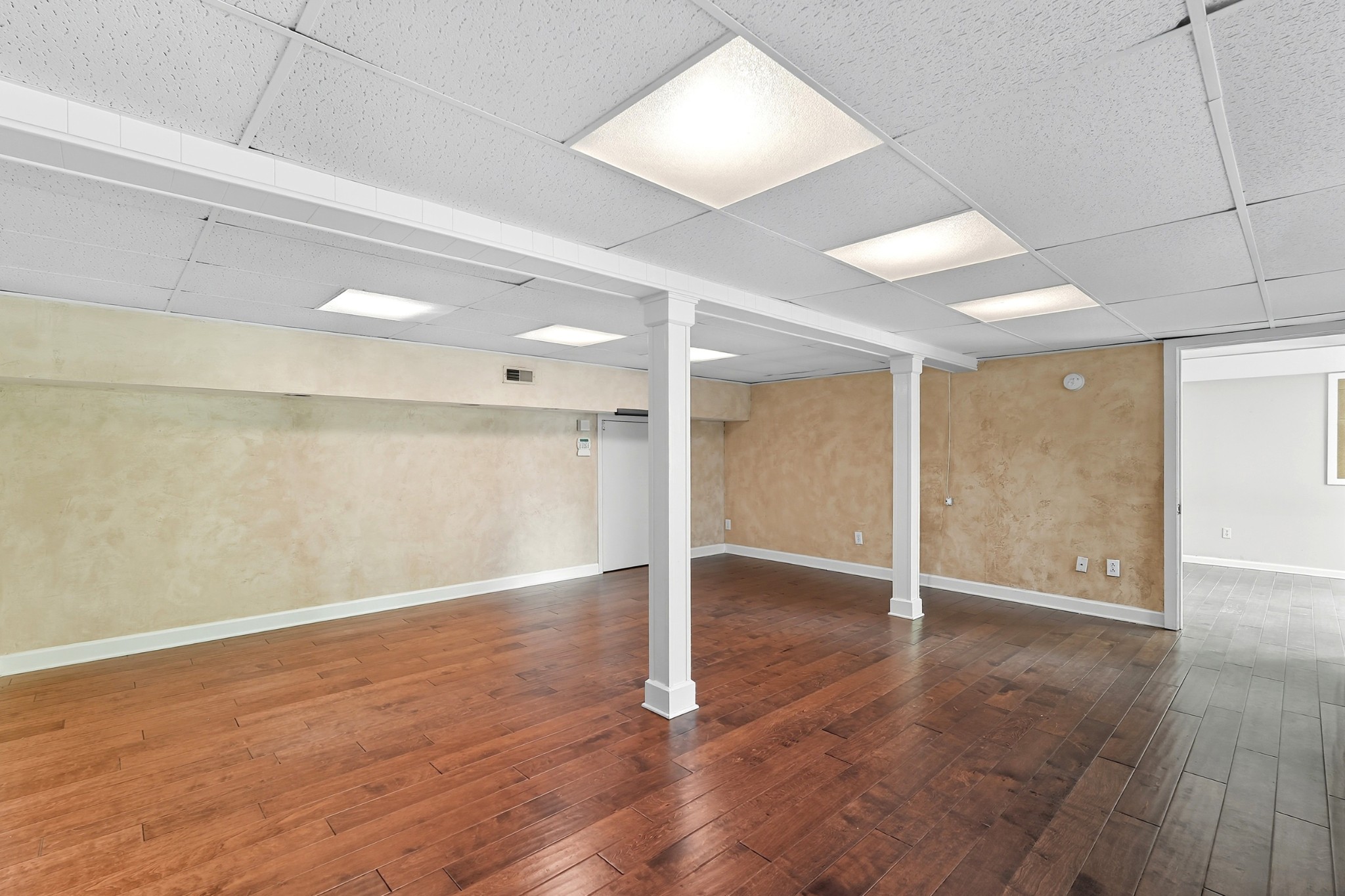 597 Whispering Hills Dr