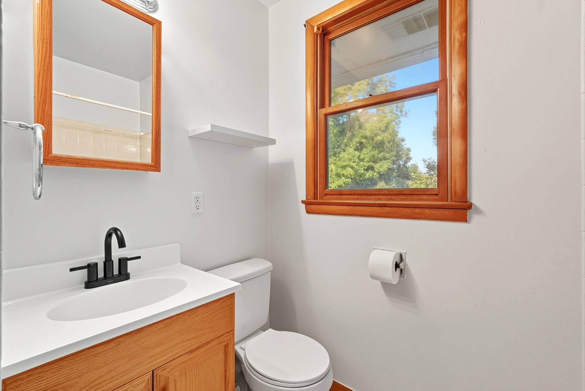 597 Whispering Hills Dr