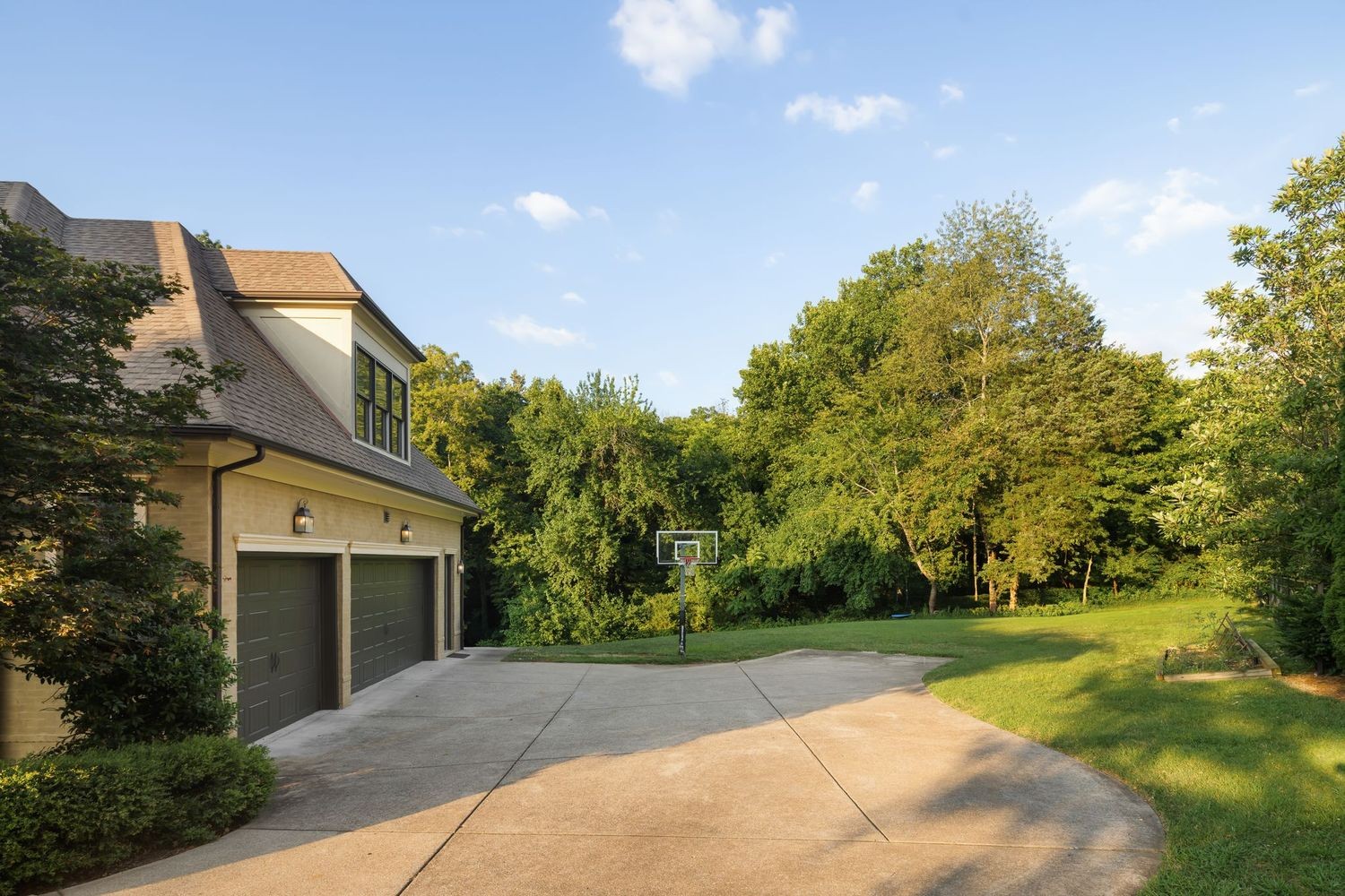 1504 Fleetwood Dr