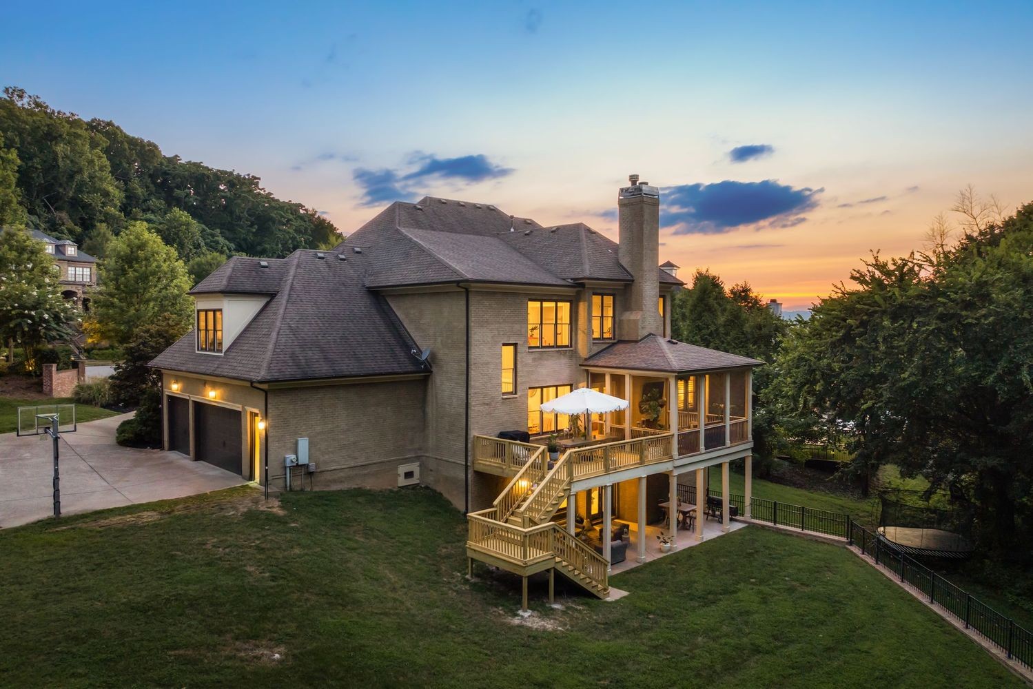 1504 Fleetwood Dr