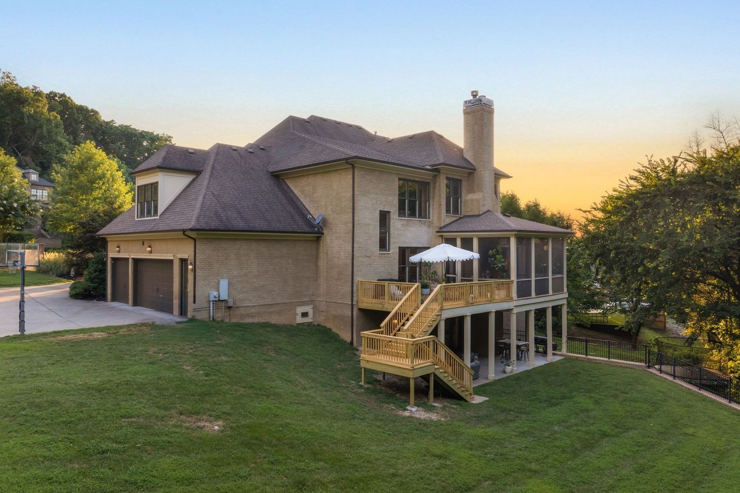 1504 Fleetwood Dr
