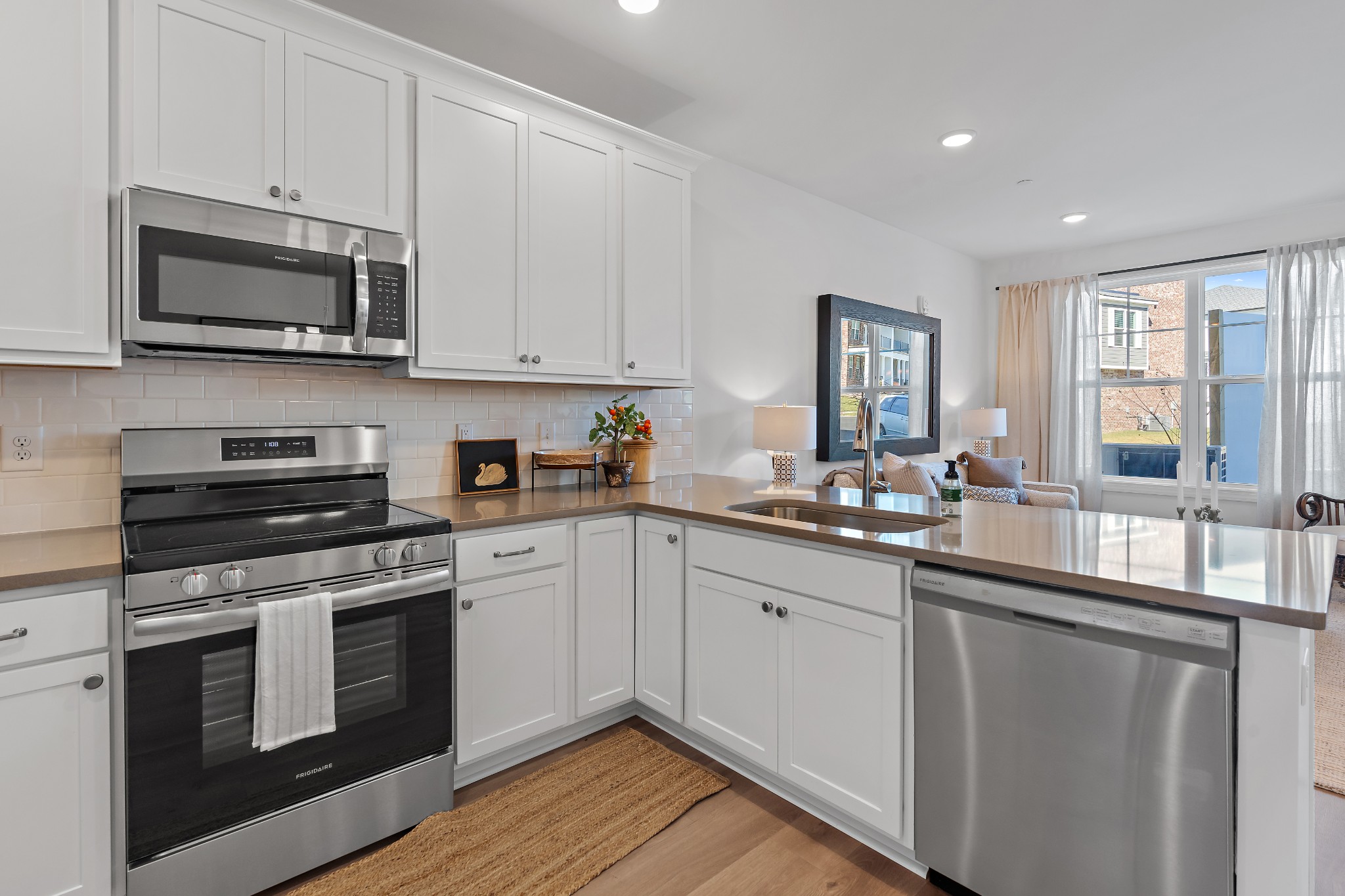 482 Portsdale Dr Unit: 6