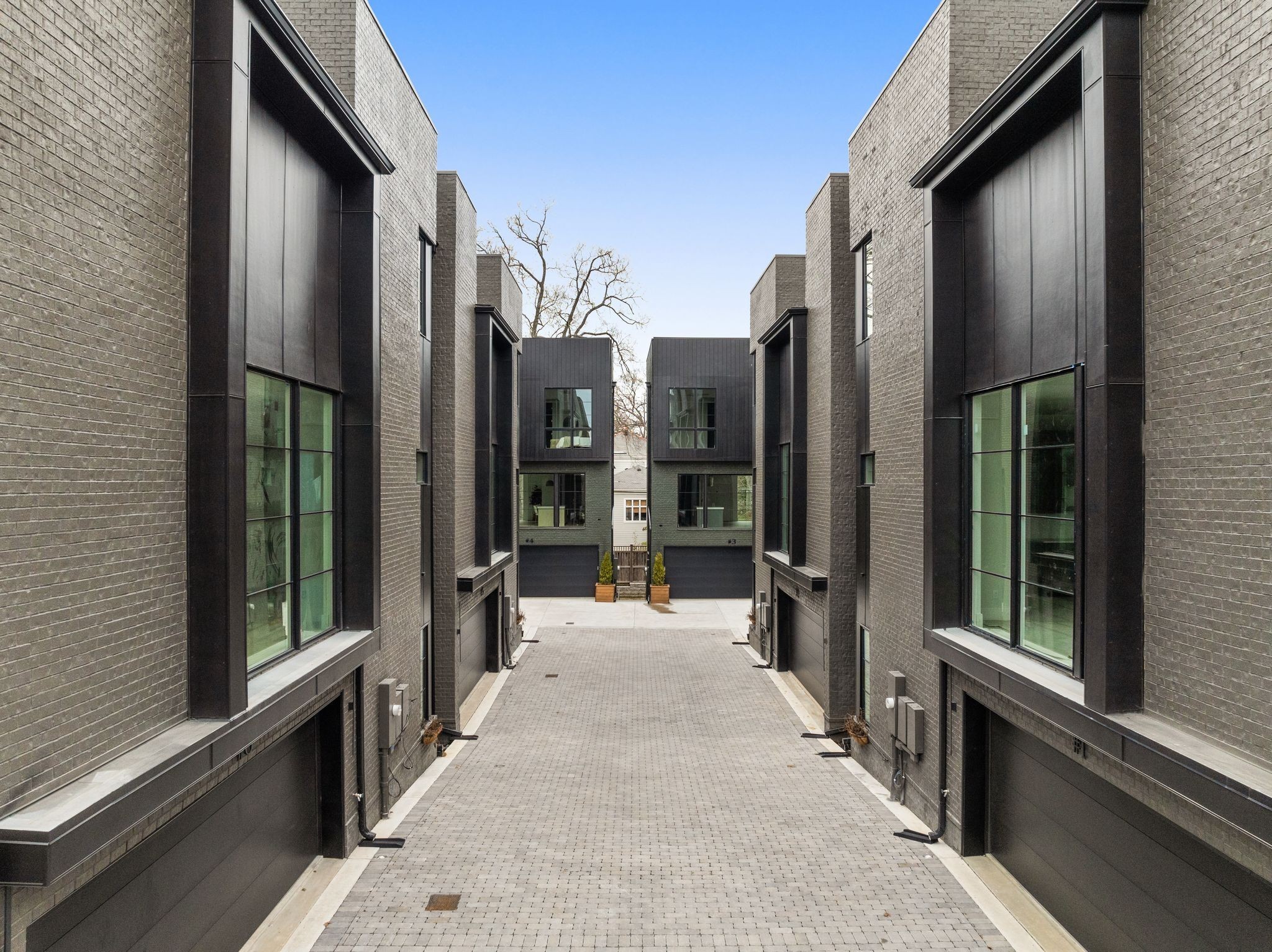 3718 West End Ave Unit: 2