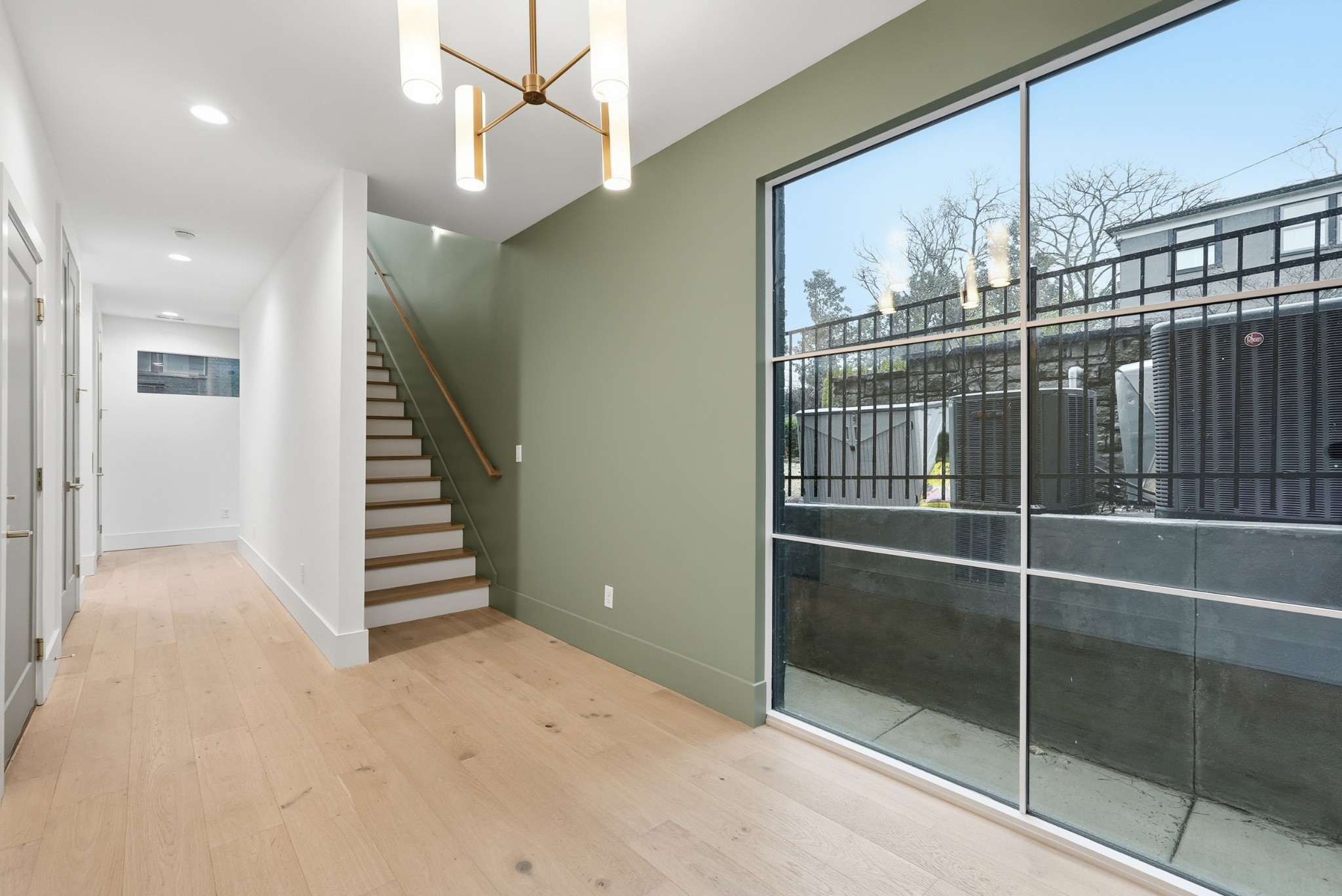 3718 West End Ave Unit: 2
