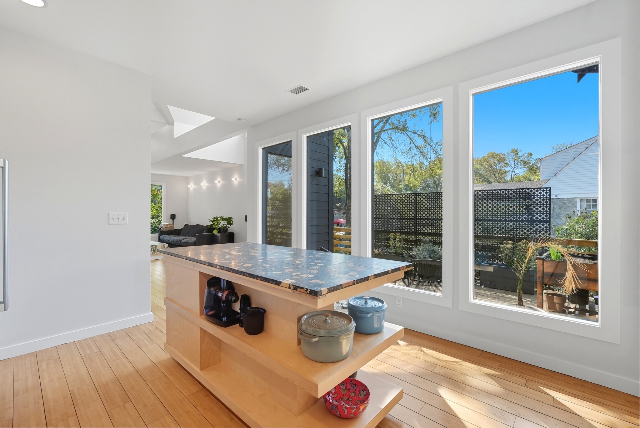 1805 Riverside Dr Unit: A