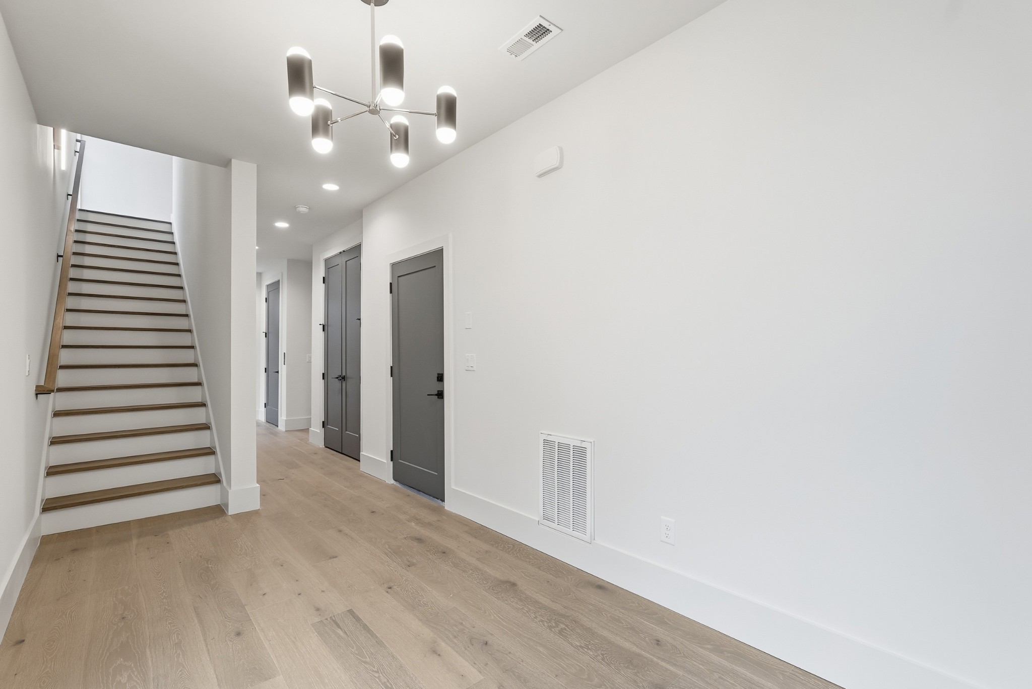 3718 West End Ave Unit: 5