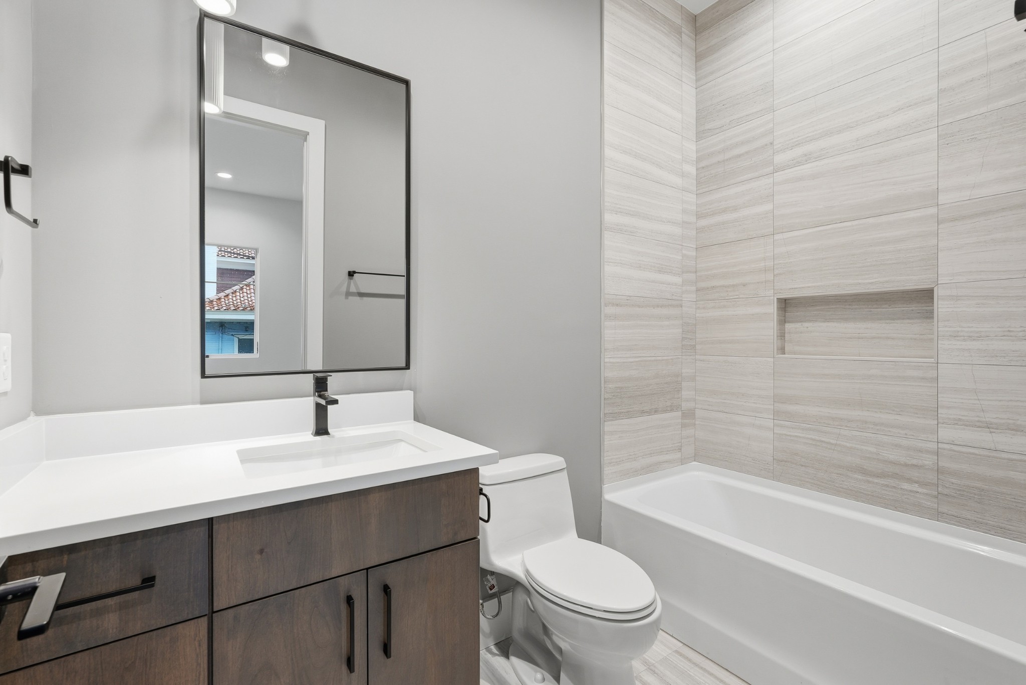 3718 West End Ave Unit: 5