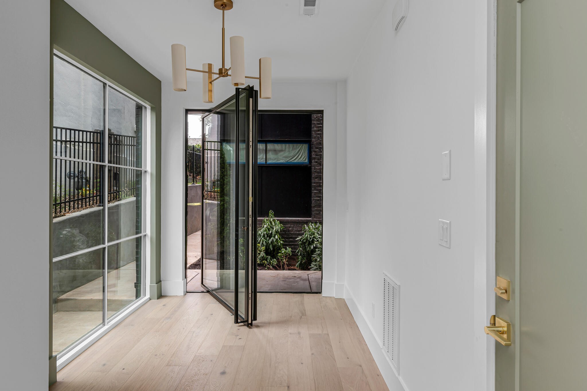 3718 West End Ave Unit: 5