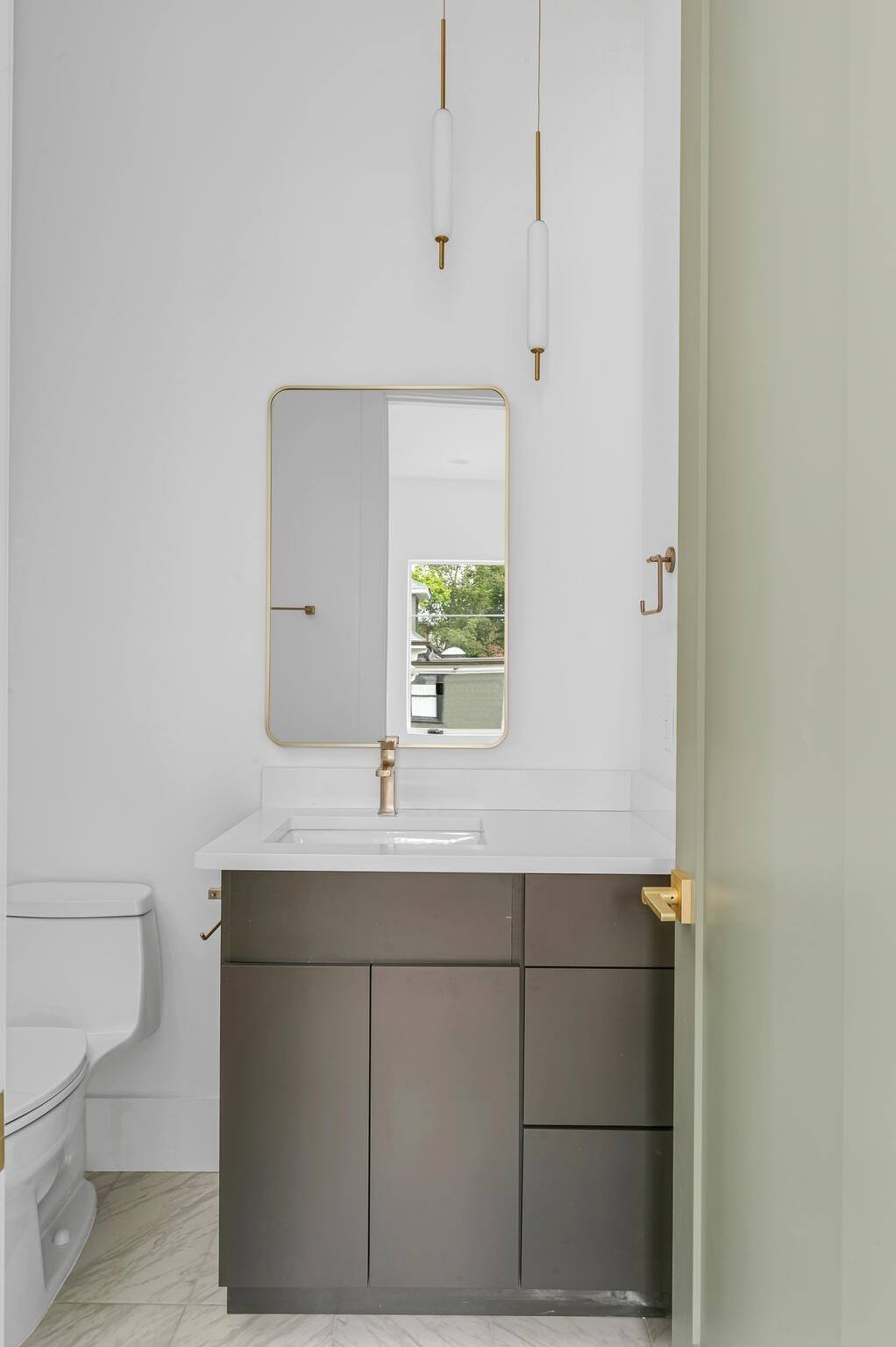 3718 West End Ave Unit: 5