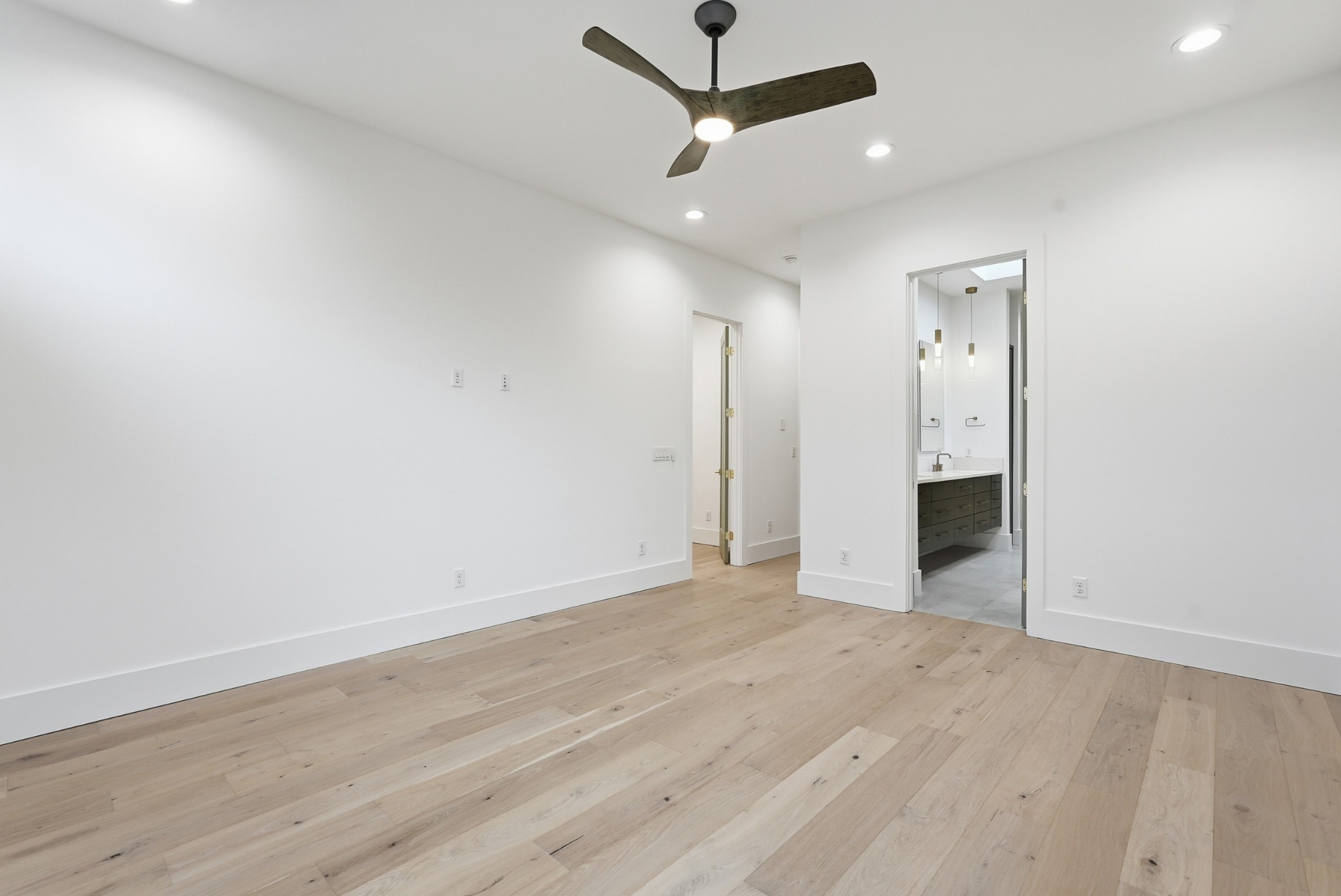 3718 West End Ave Unit: 2