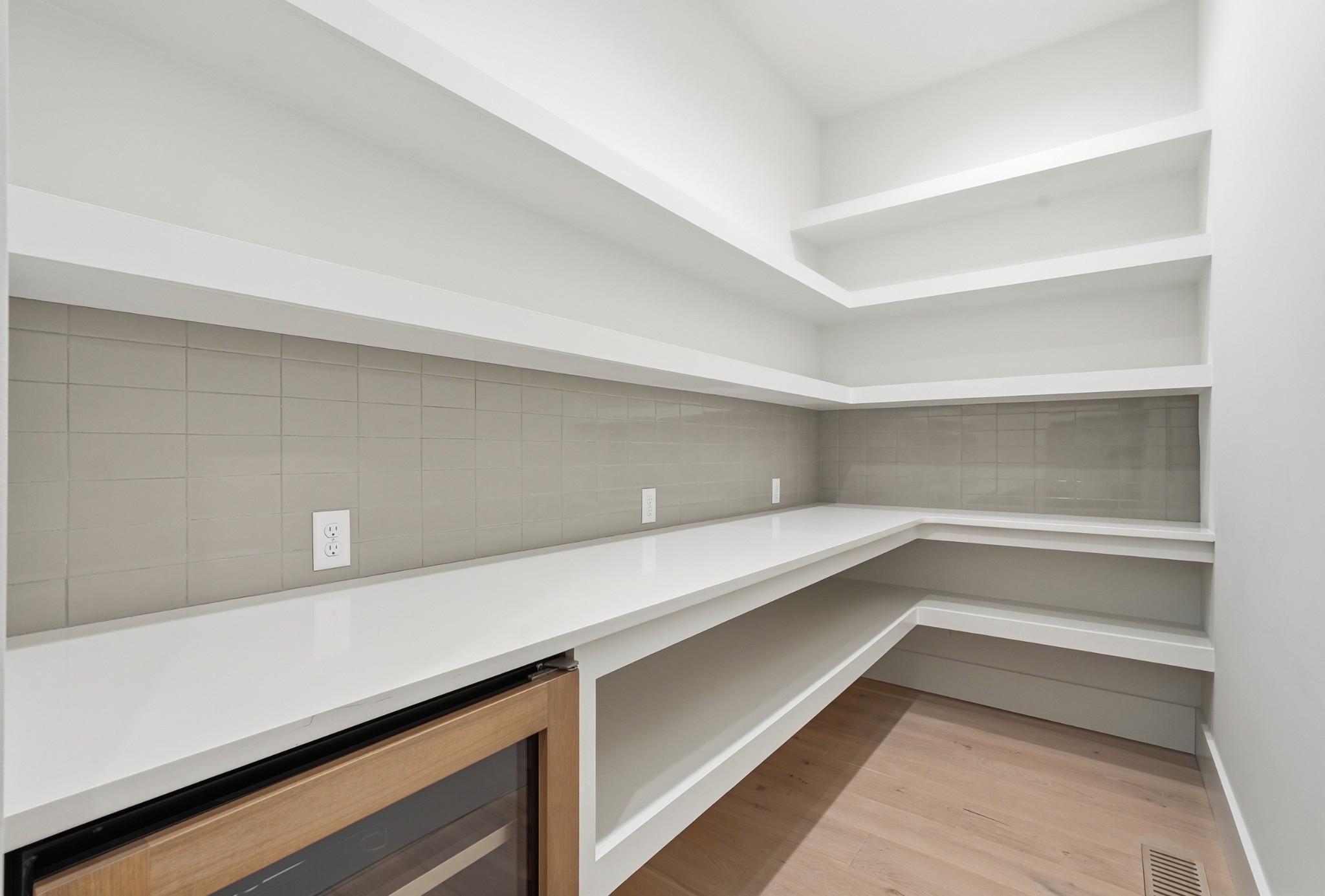 3718 West End Ave Unit: 2