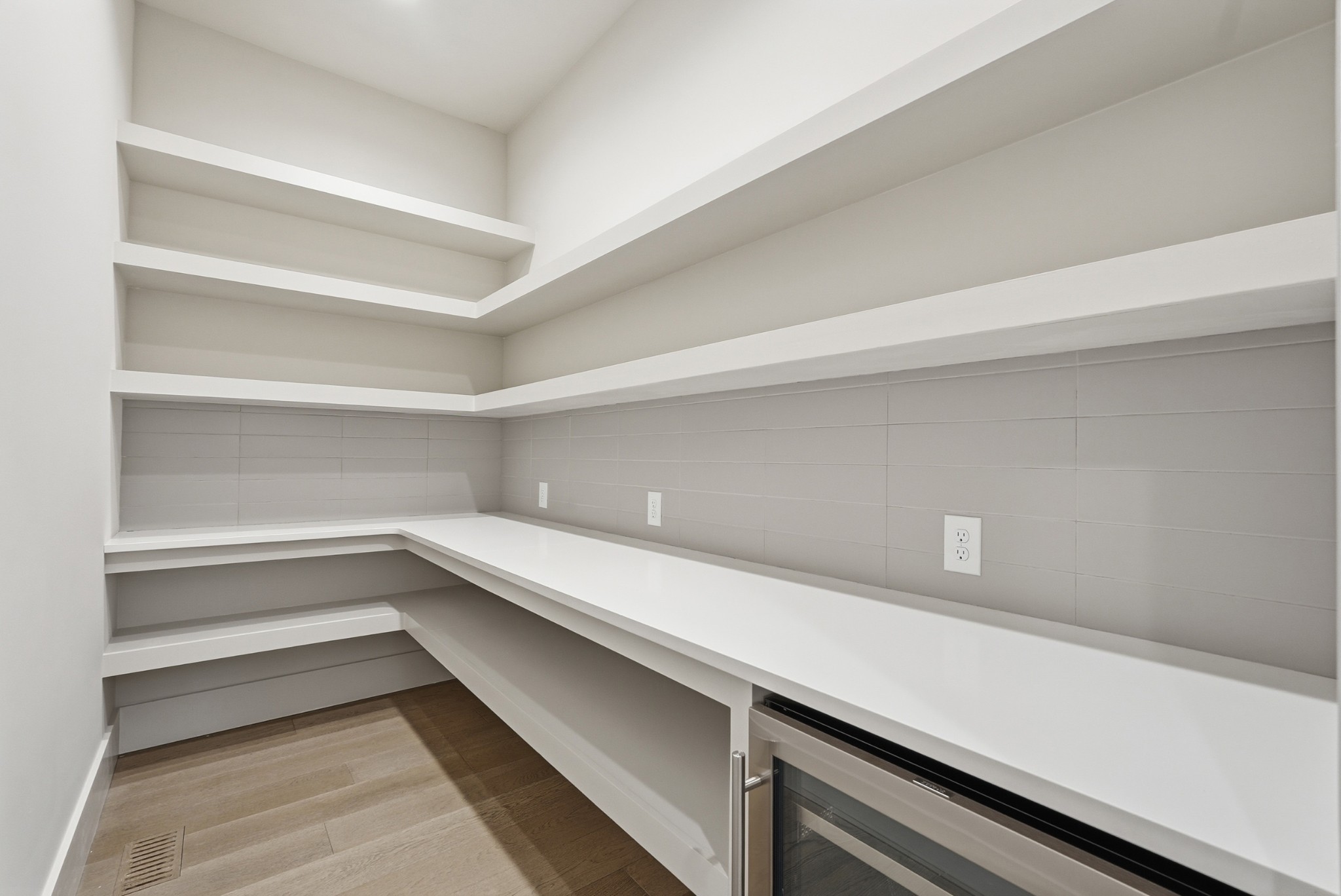 3718 West End Ave Unit: 6