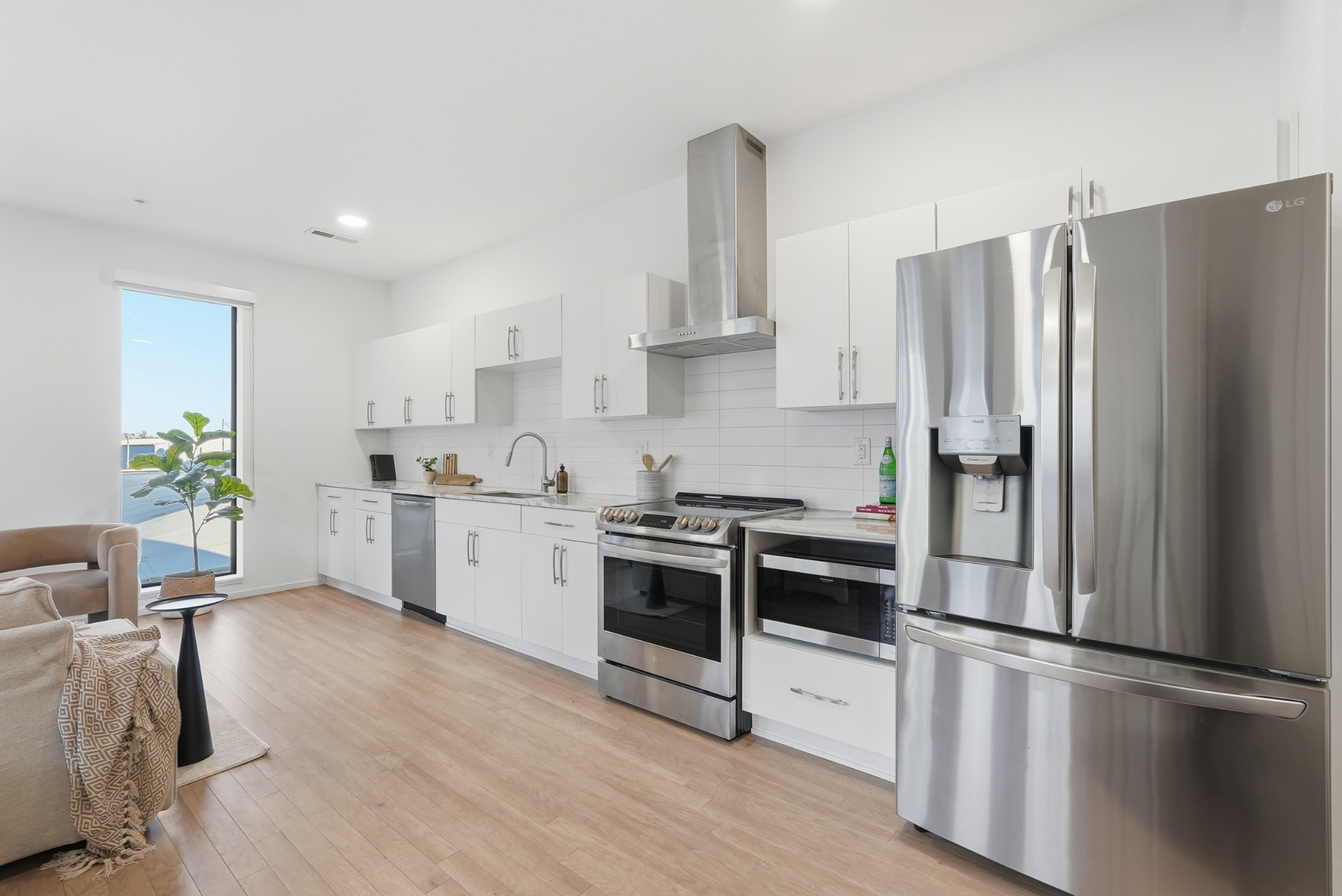 806 Olympic St Unit: 200