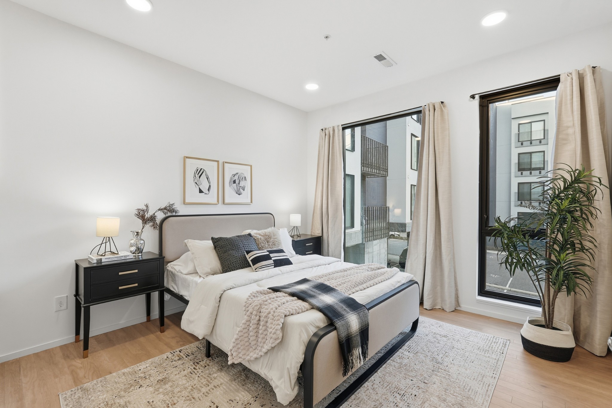 806 Olympic St Unit: 200