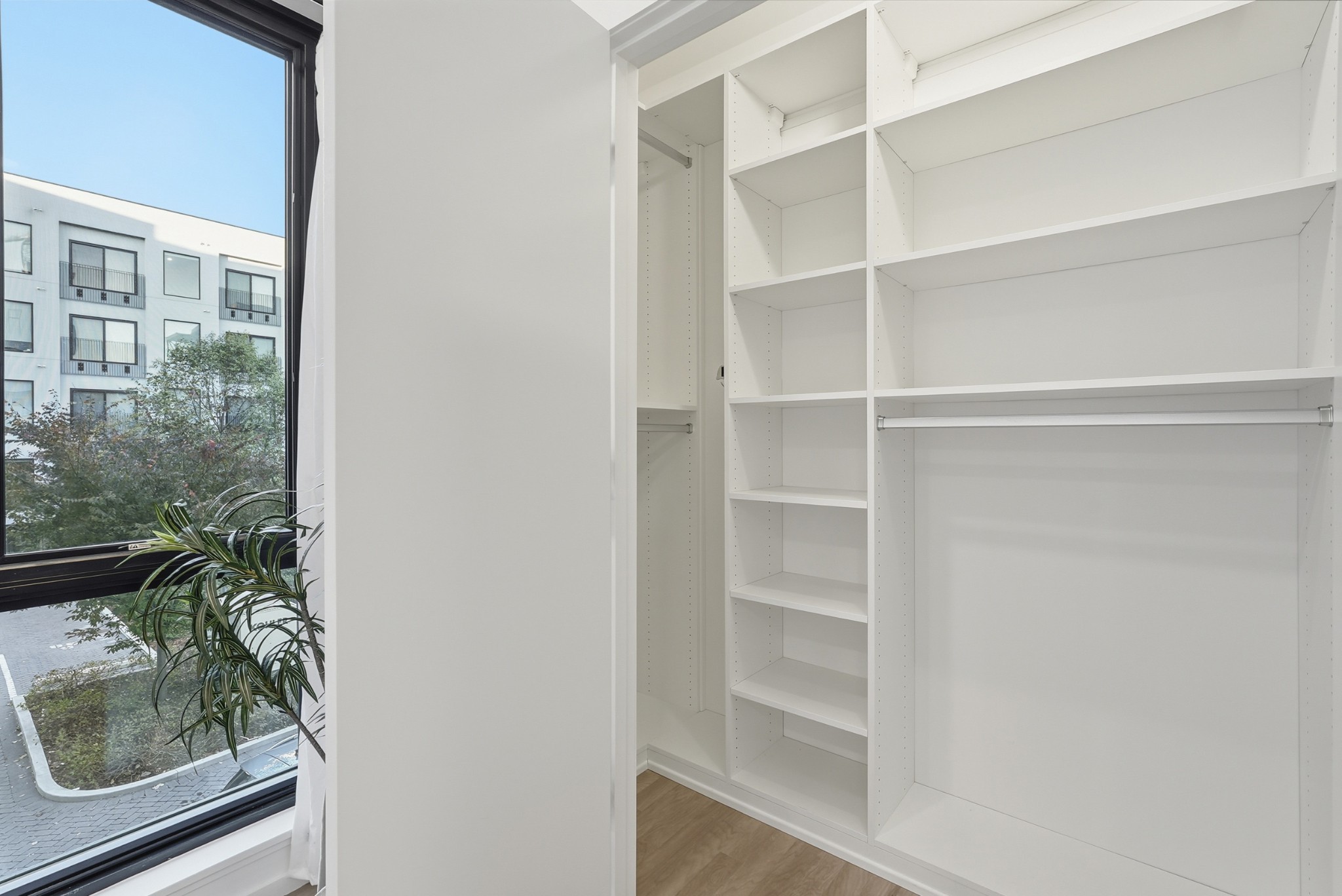 806 Olympic St Unit: 200