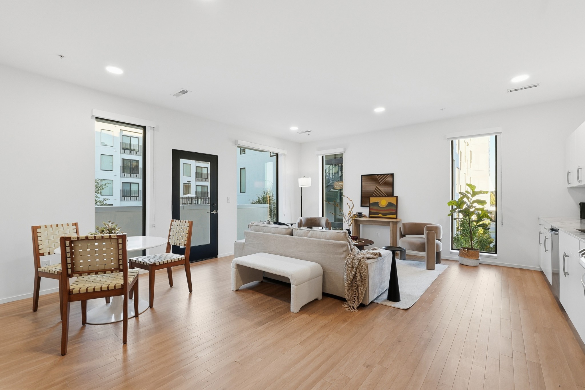 806 Olympic St Unit: 200