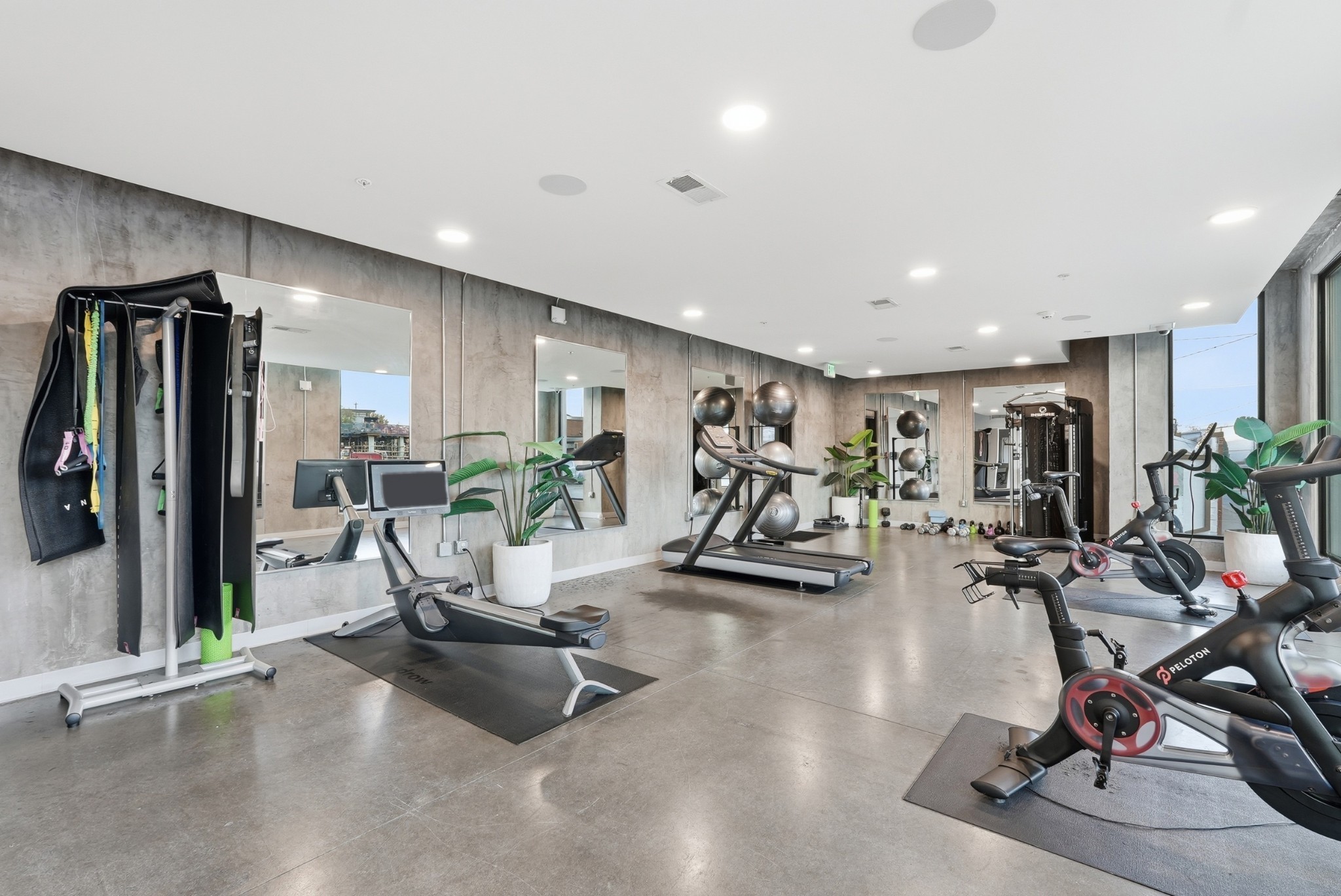 806 Olympic St Unit: 200