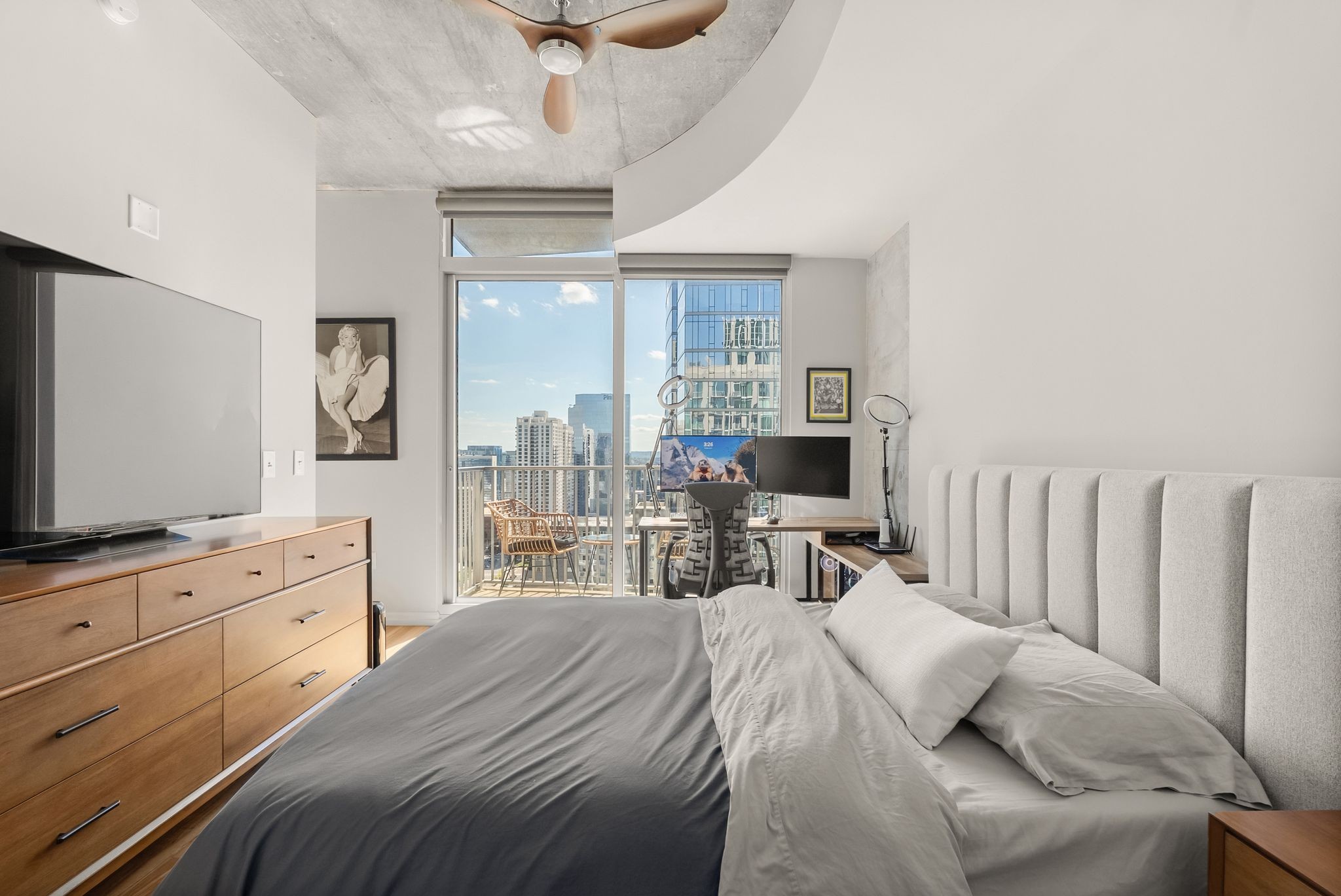 415 Church St Unit: 2608