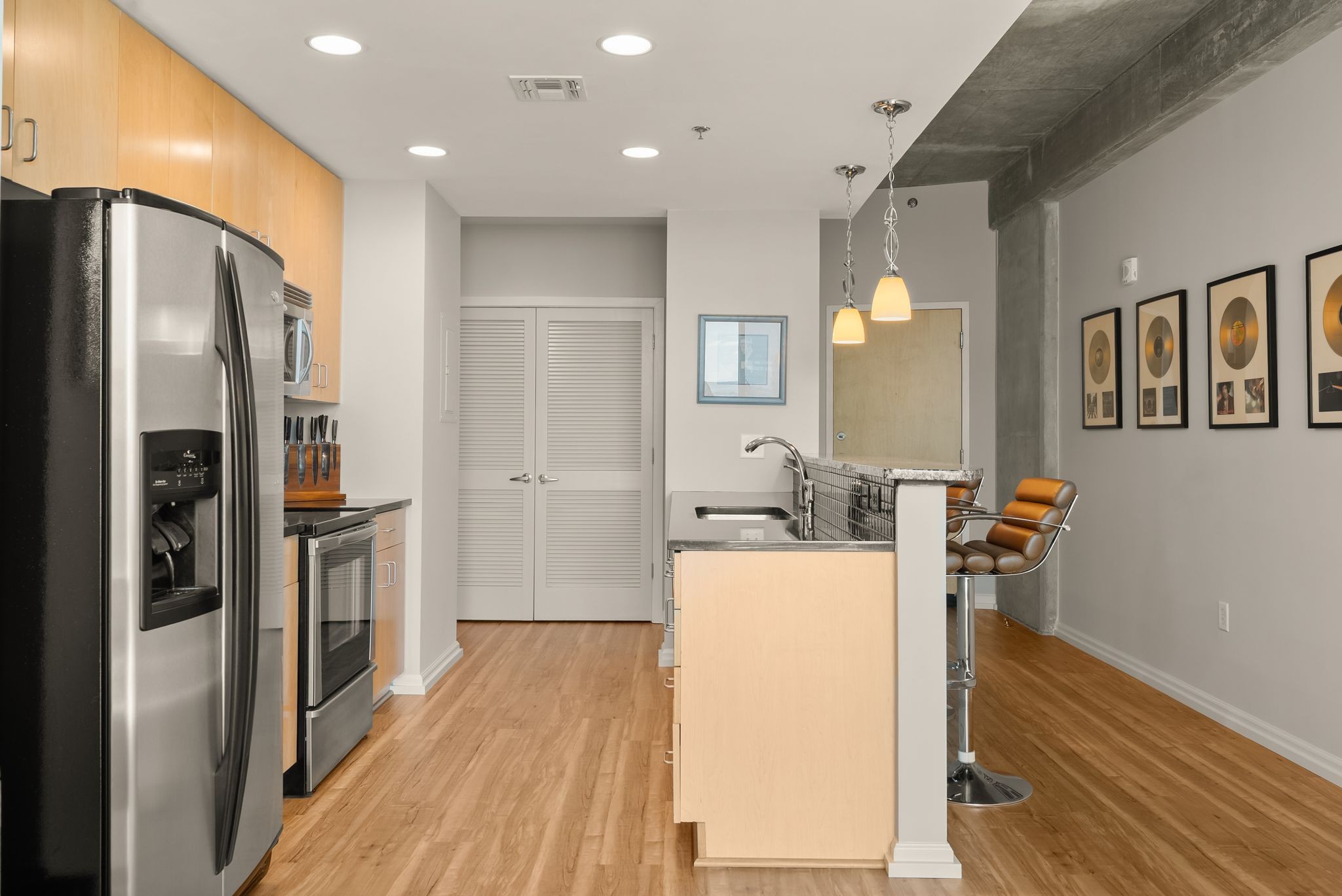 415 Church St Unit: 2608