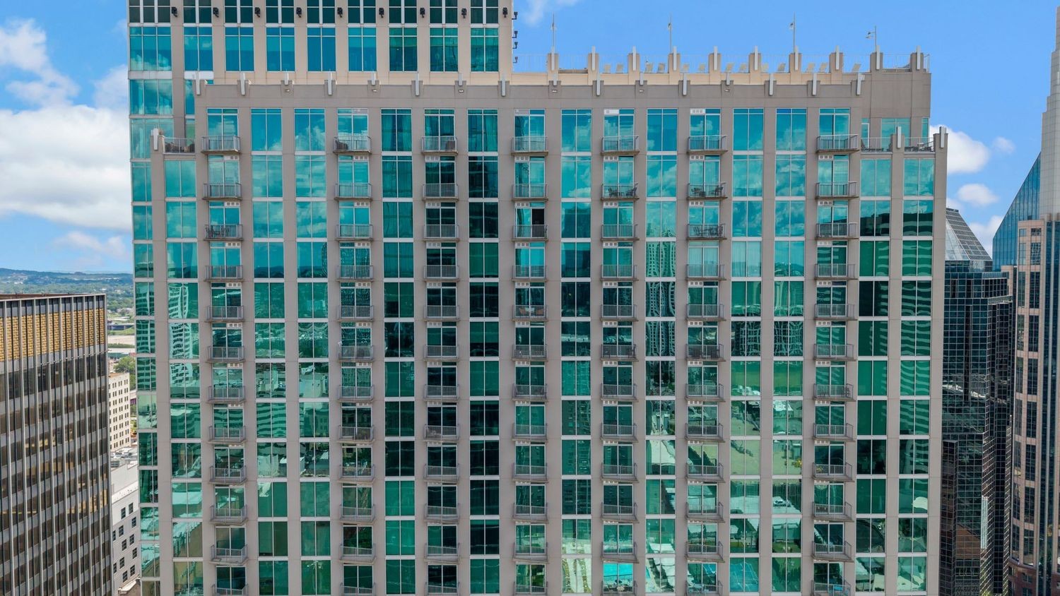 415 Church St Unit: 2608