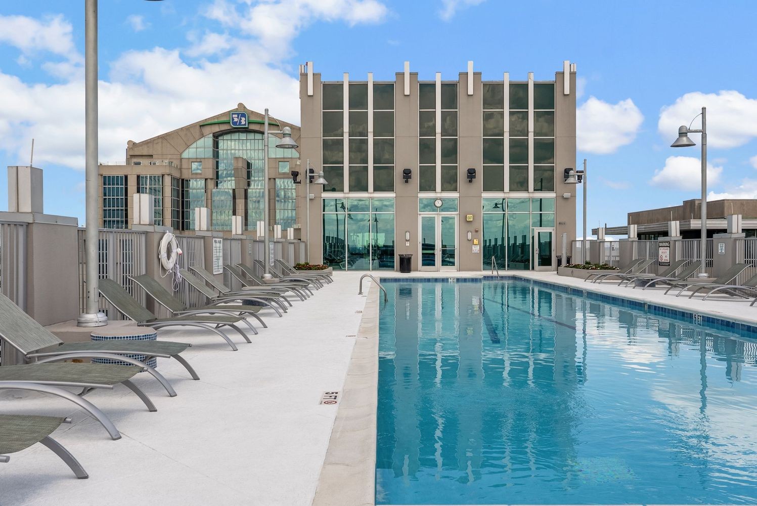 415 Church St Unit: 2608
